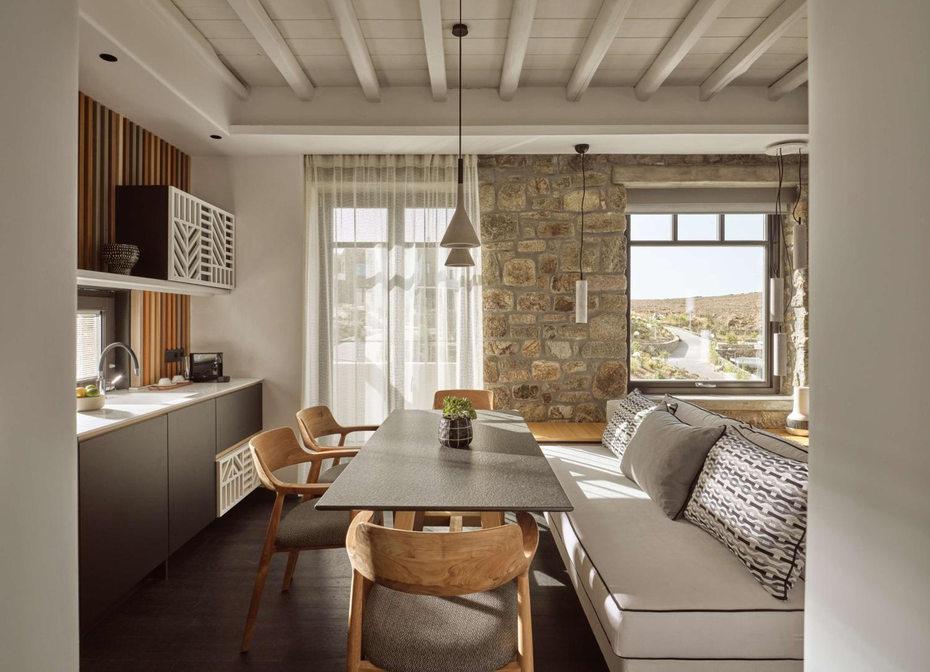 Panoramic King Suite with Spa - Photo 7