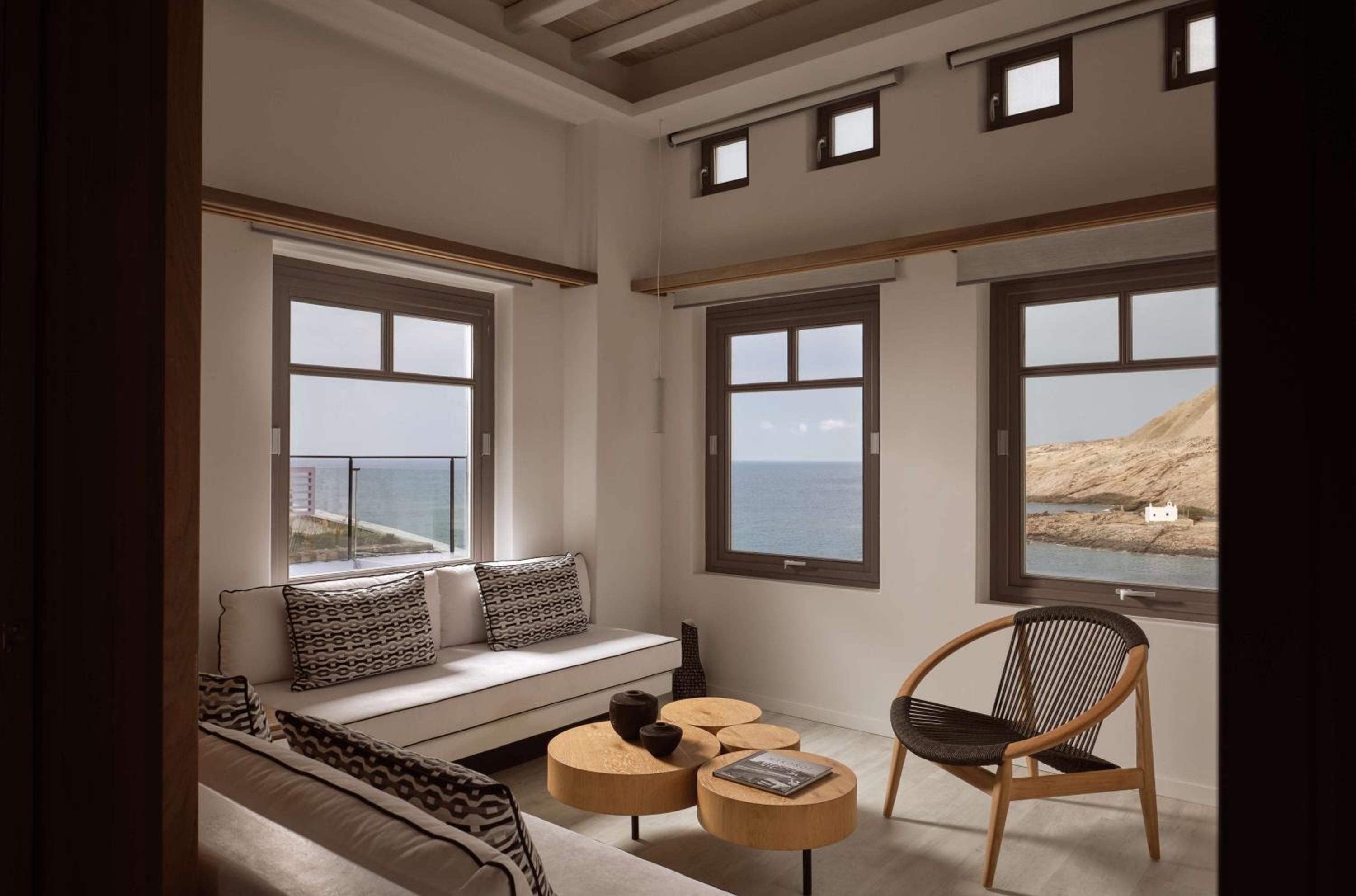 One-Bedroom Villa with Pool - Photo 2