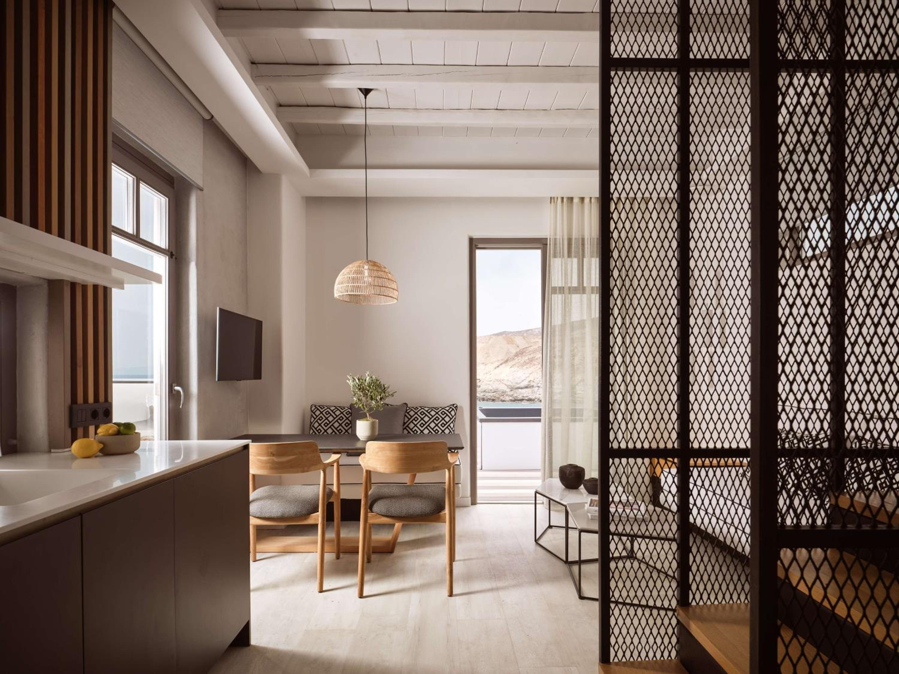 Two-Bedroom Suite with Spa - Photo 4