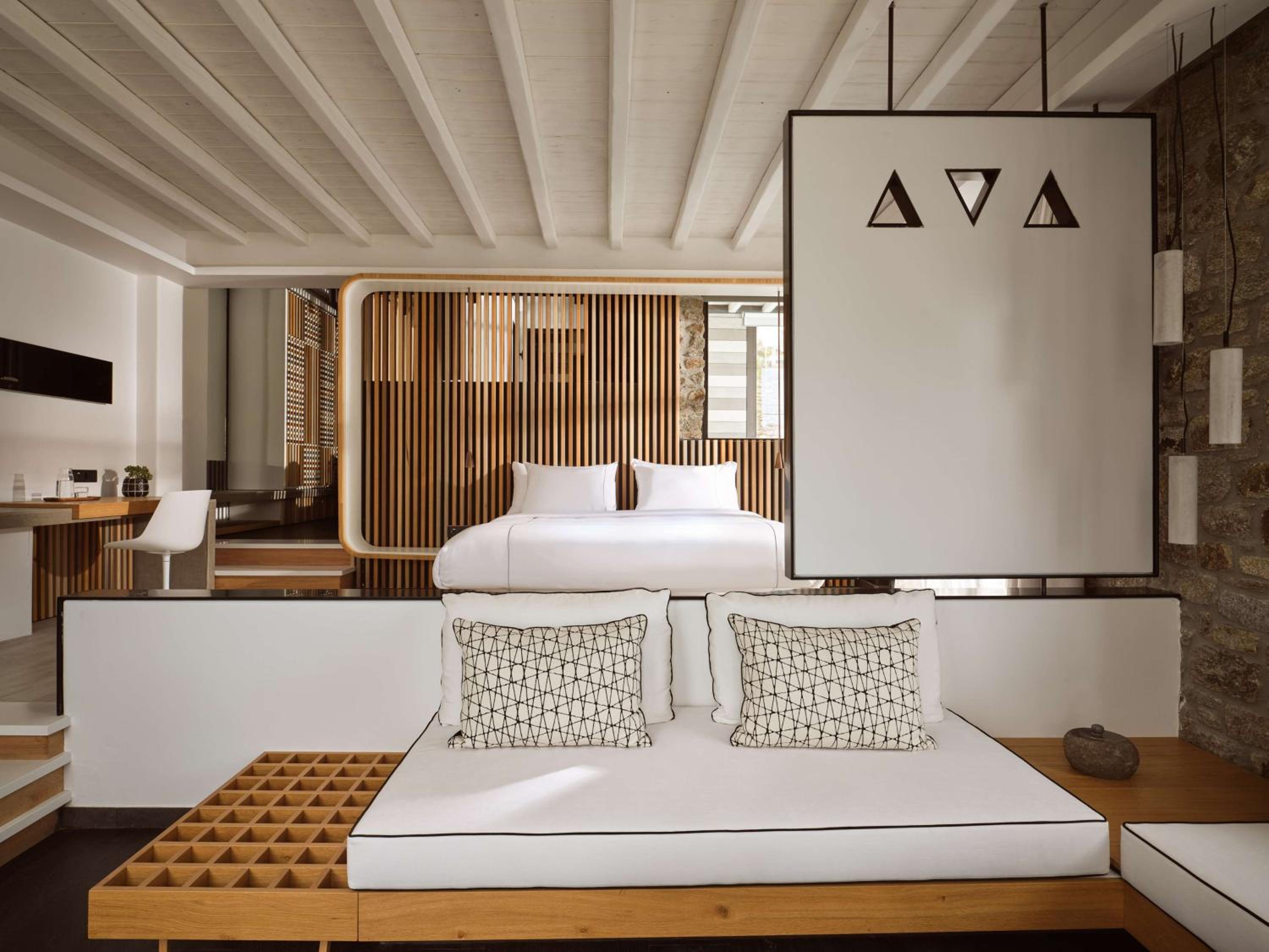 Panoramic King Suite with Spa - Photo 5