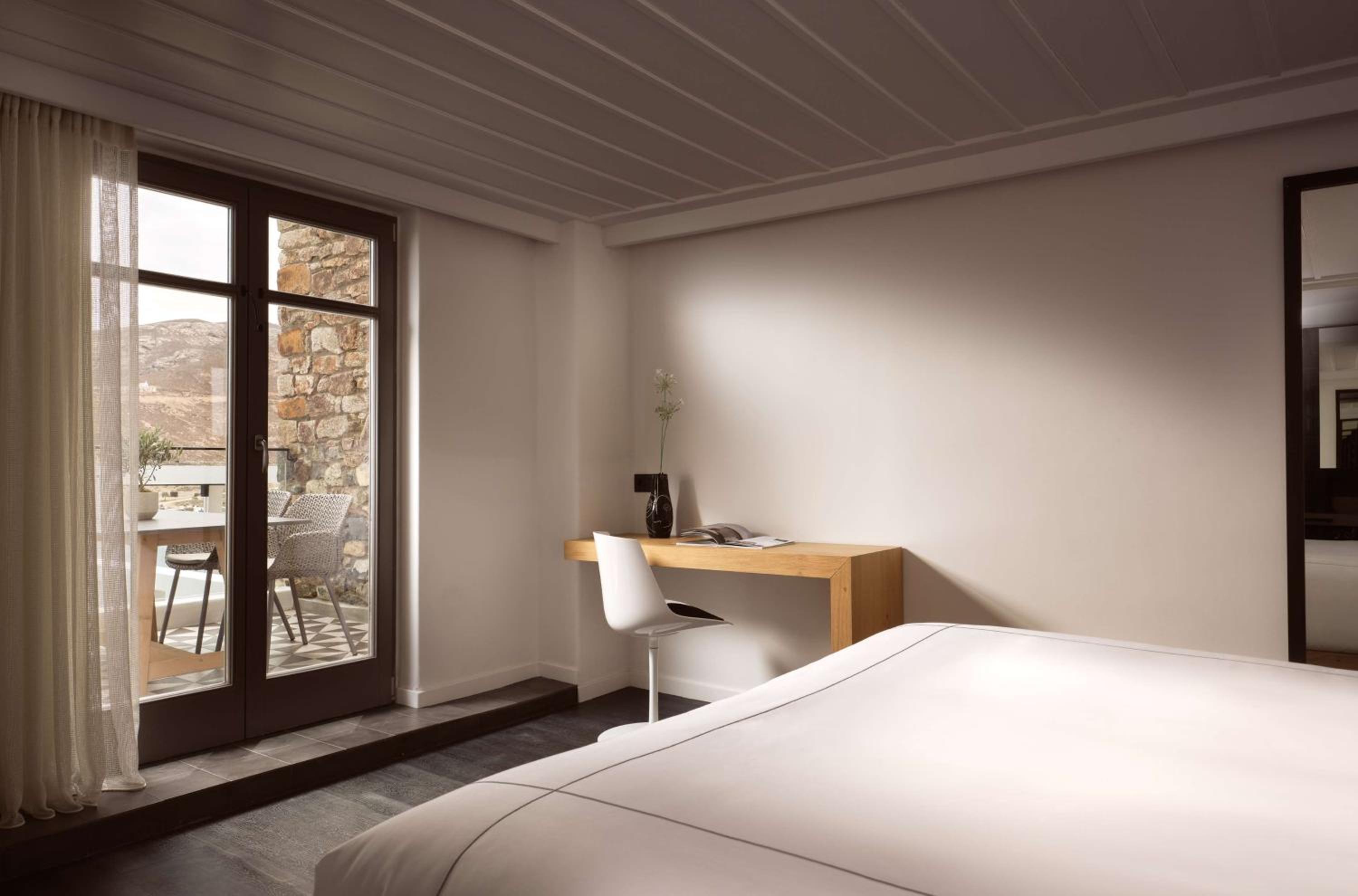 Two-Bedroom Suite with Spa - Photo 5