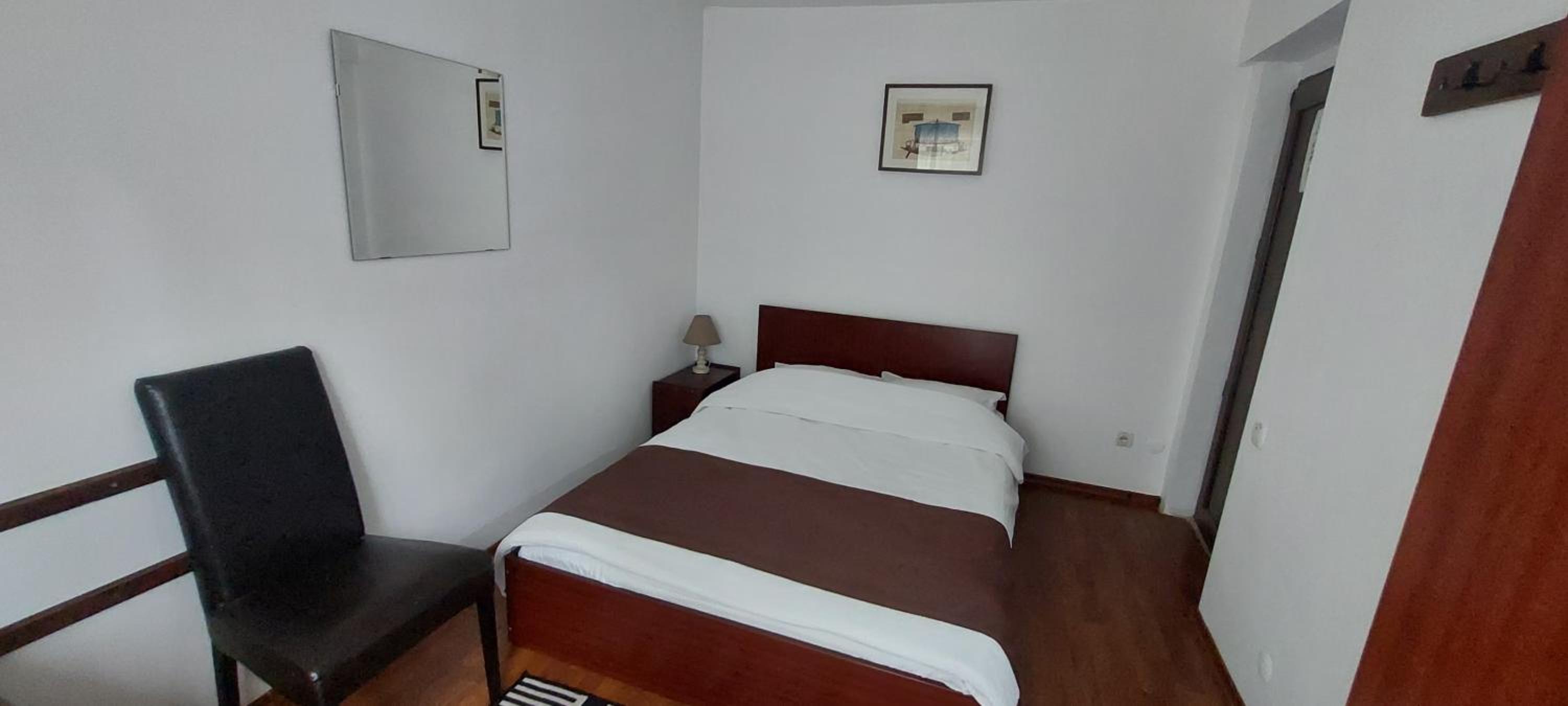 Double Room with Balcony - Photo 5