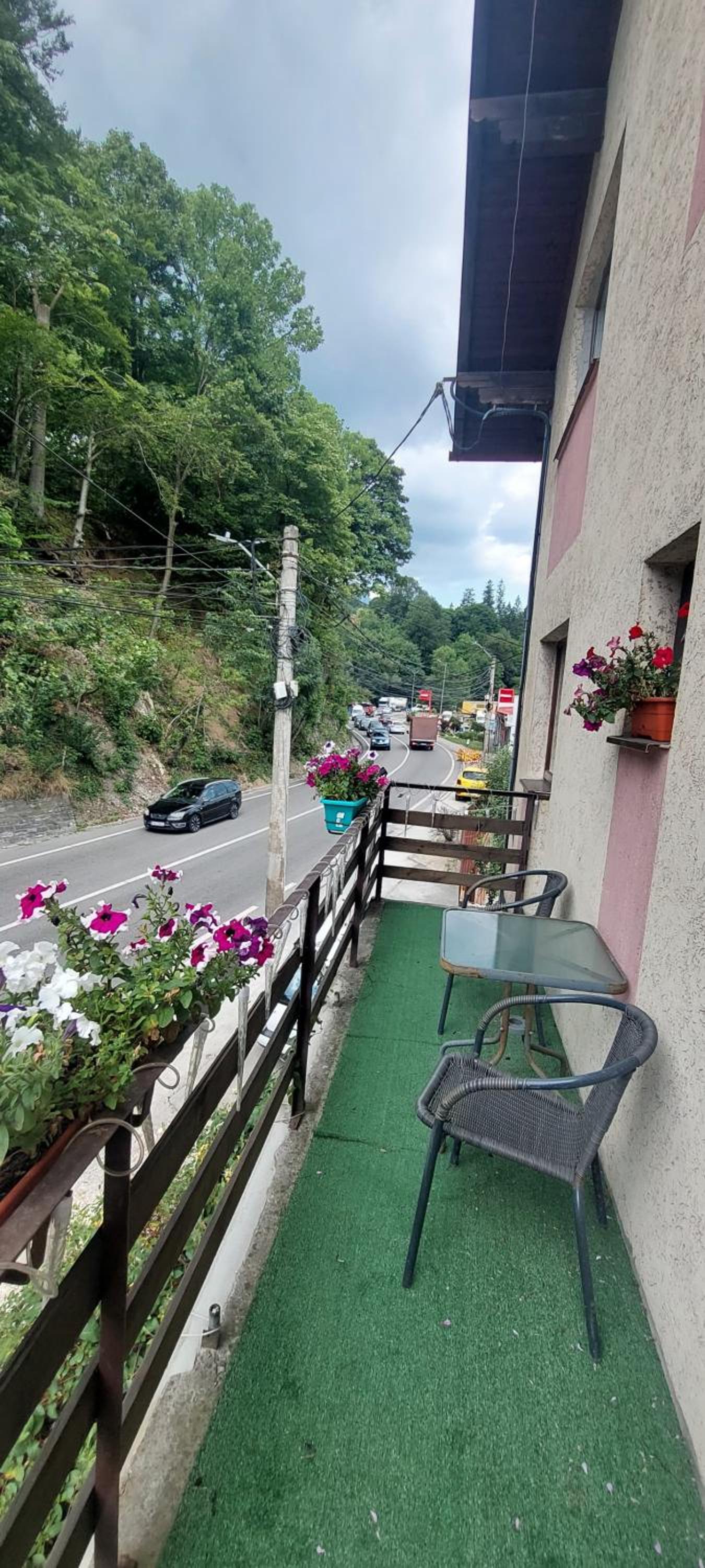 Double Room with Balcony - Photo 4