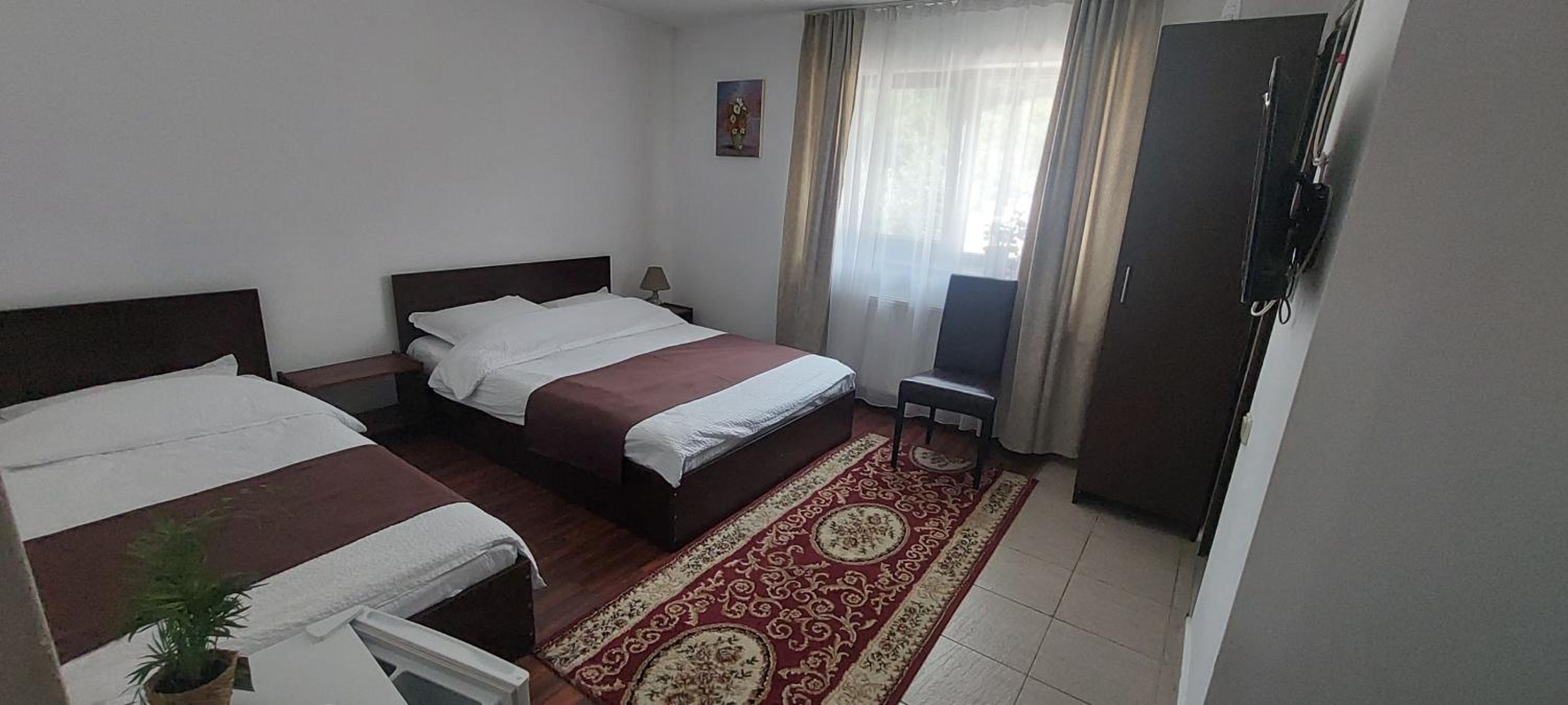 Triple Room - Photo 18