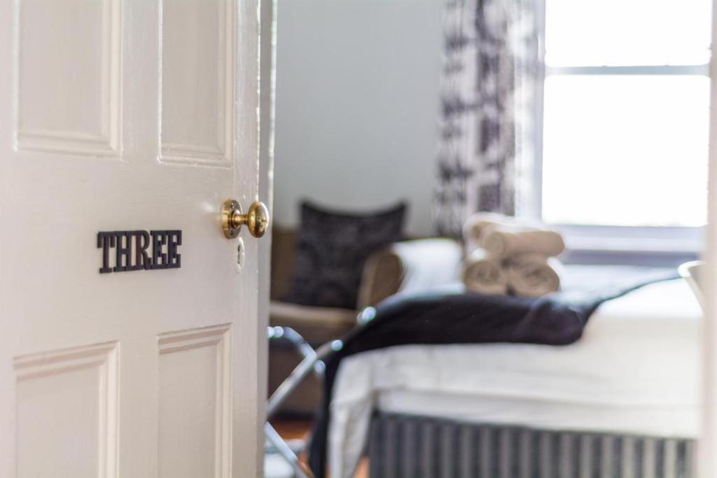 Double or Twin Room with Bathroom photo 2
