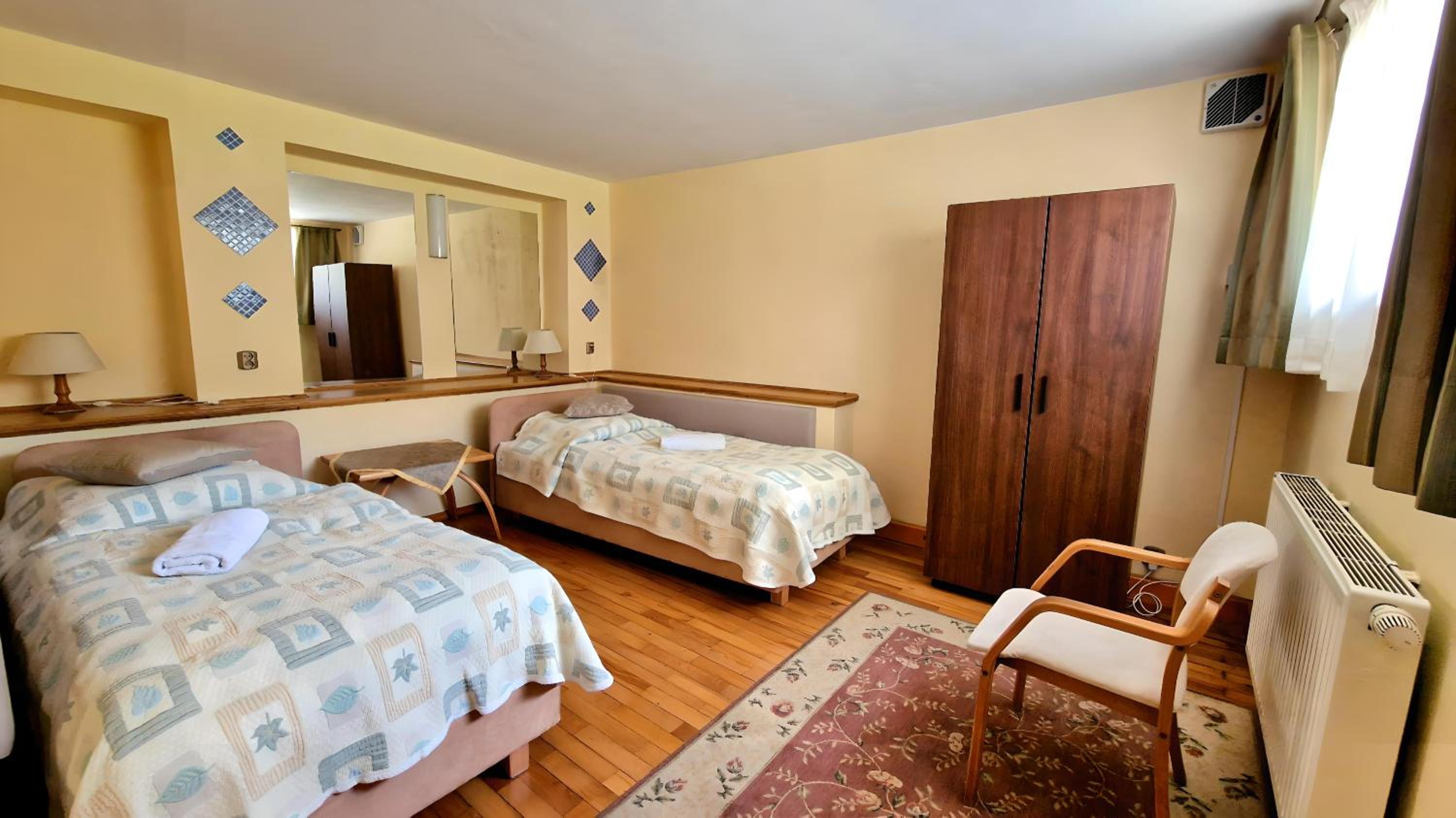 One-Bedroom Apartment (4 Adults) photo 3