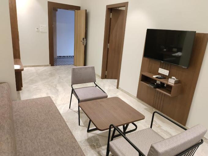 Family Room photo 2