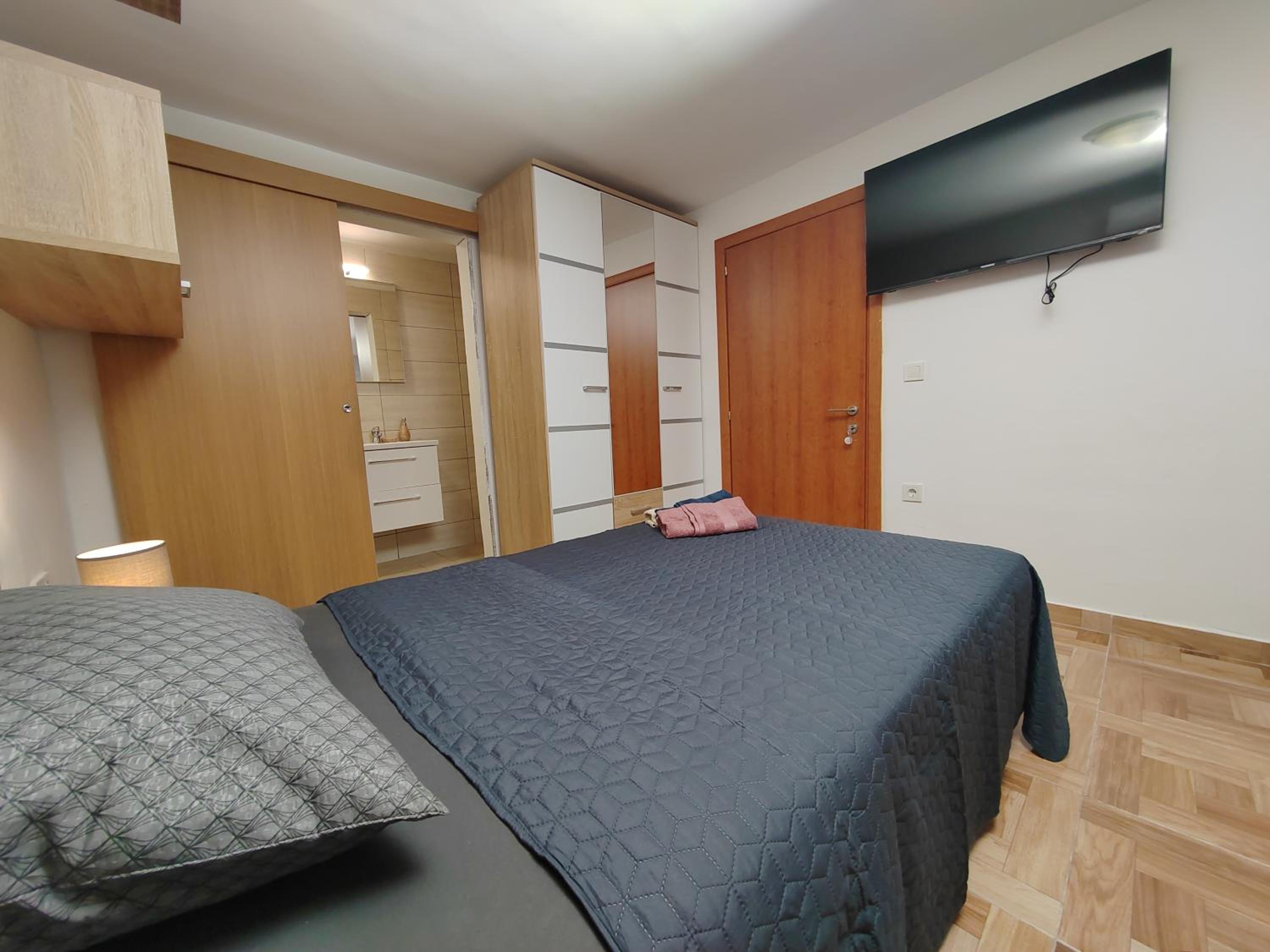 Quadruple Room with Private Bathroom