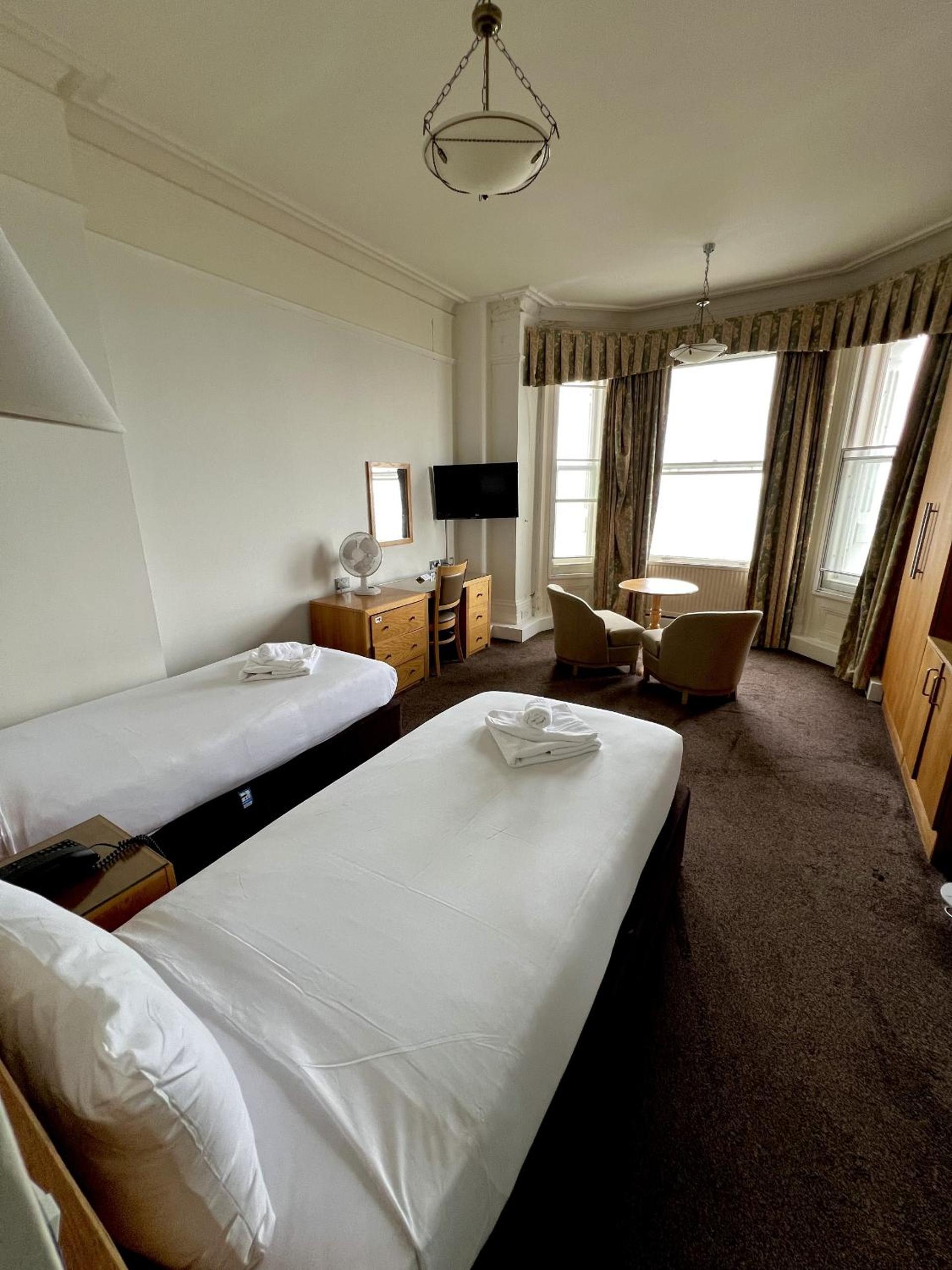 Superior Twin Room - Photo 3