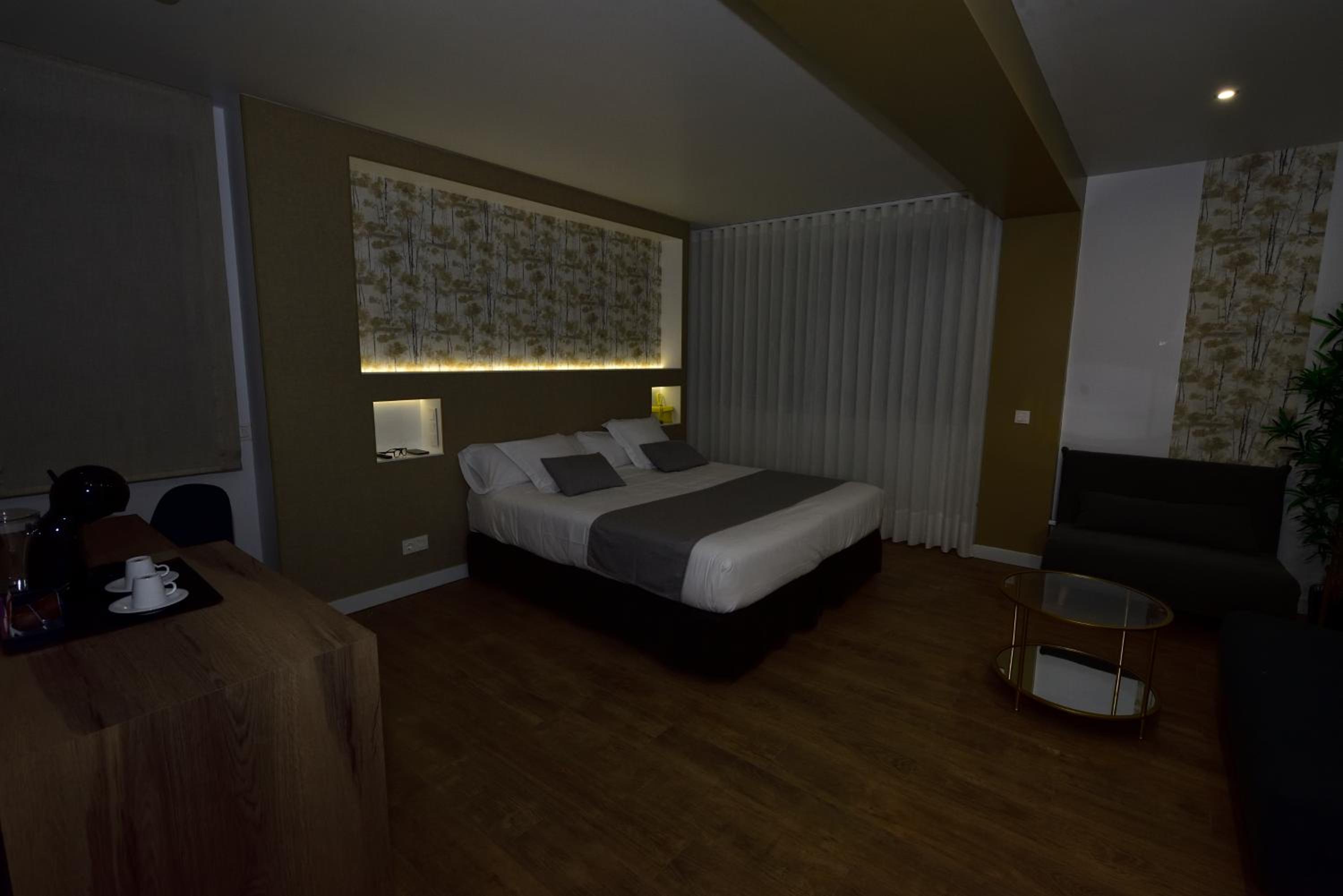 Deluxe Room - Photo 22