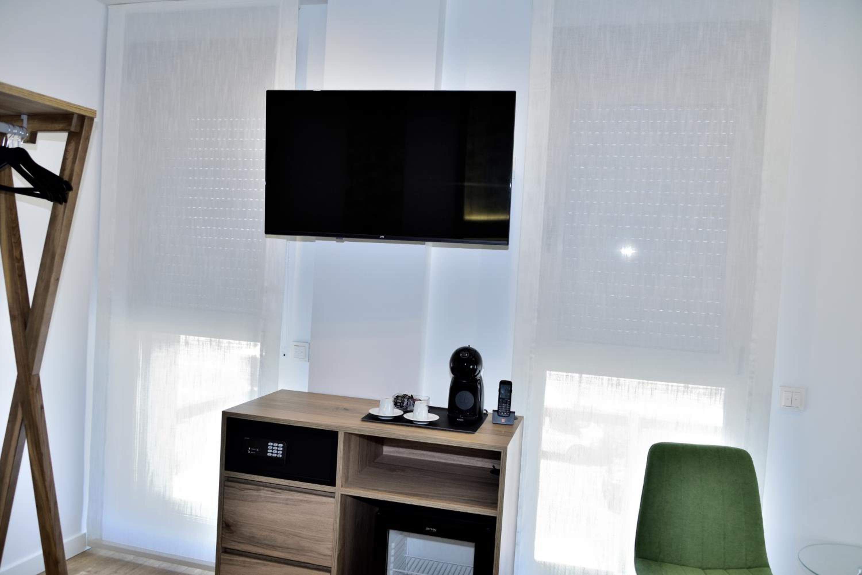 Deluxe Room - Photo 46
