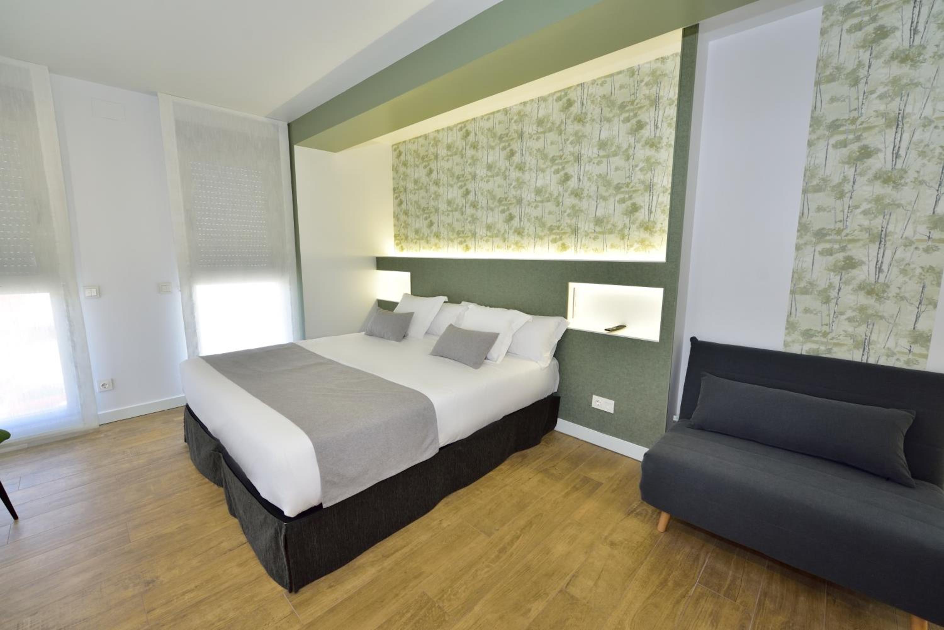 Deluxe Room - Photo 39