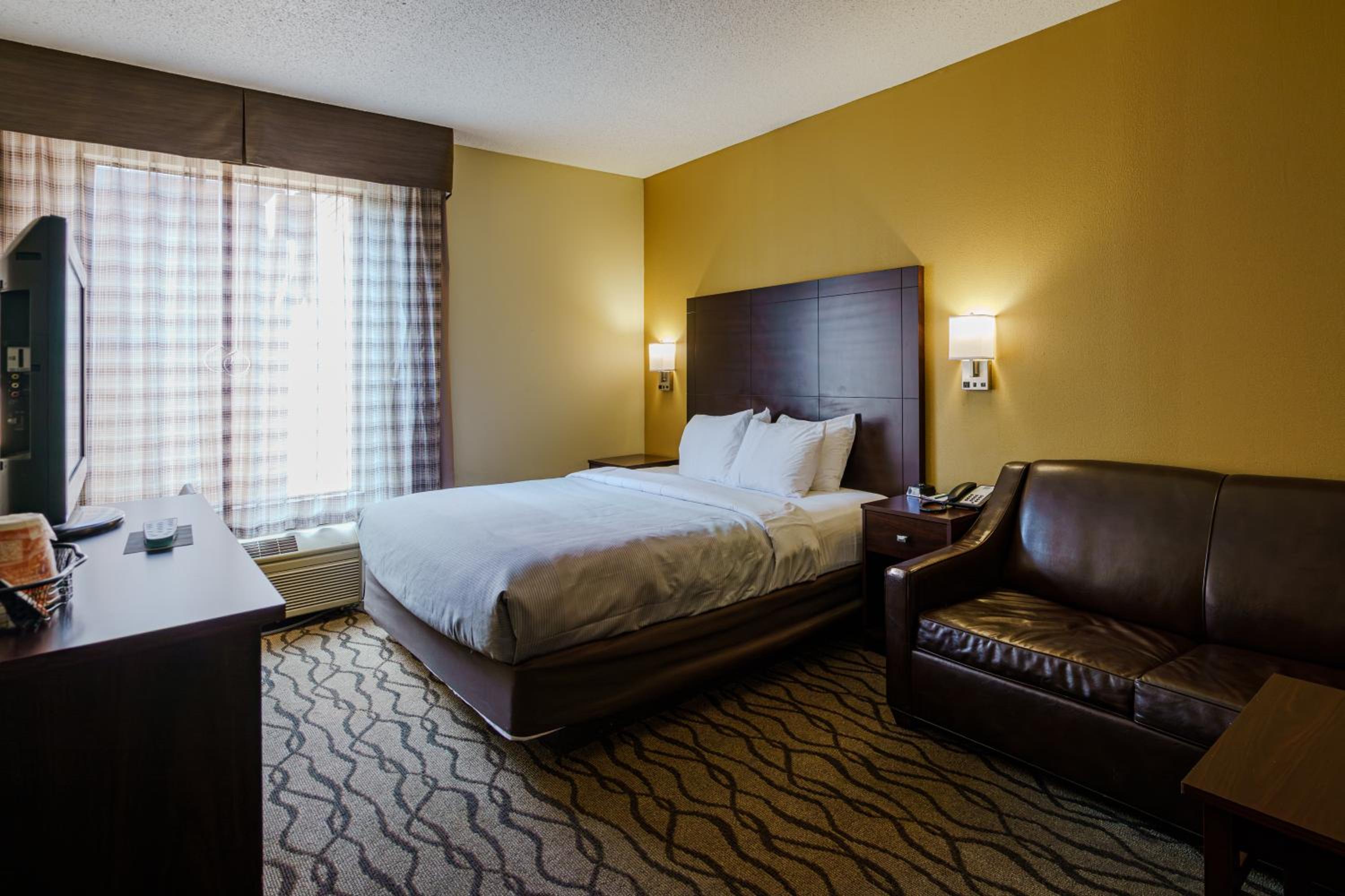 King Room - Accessible/Non-Smoking - Photo 5