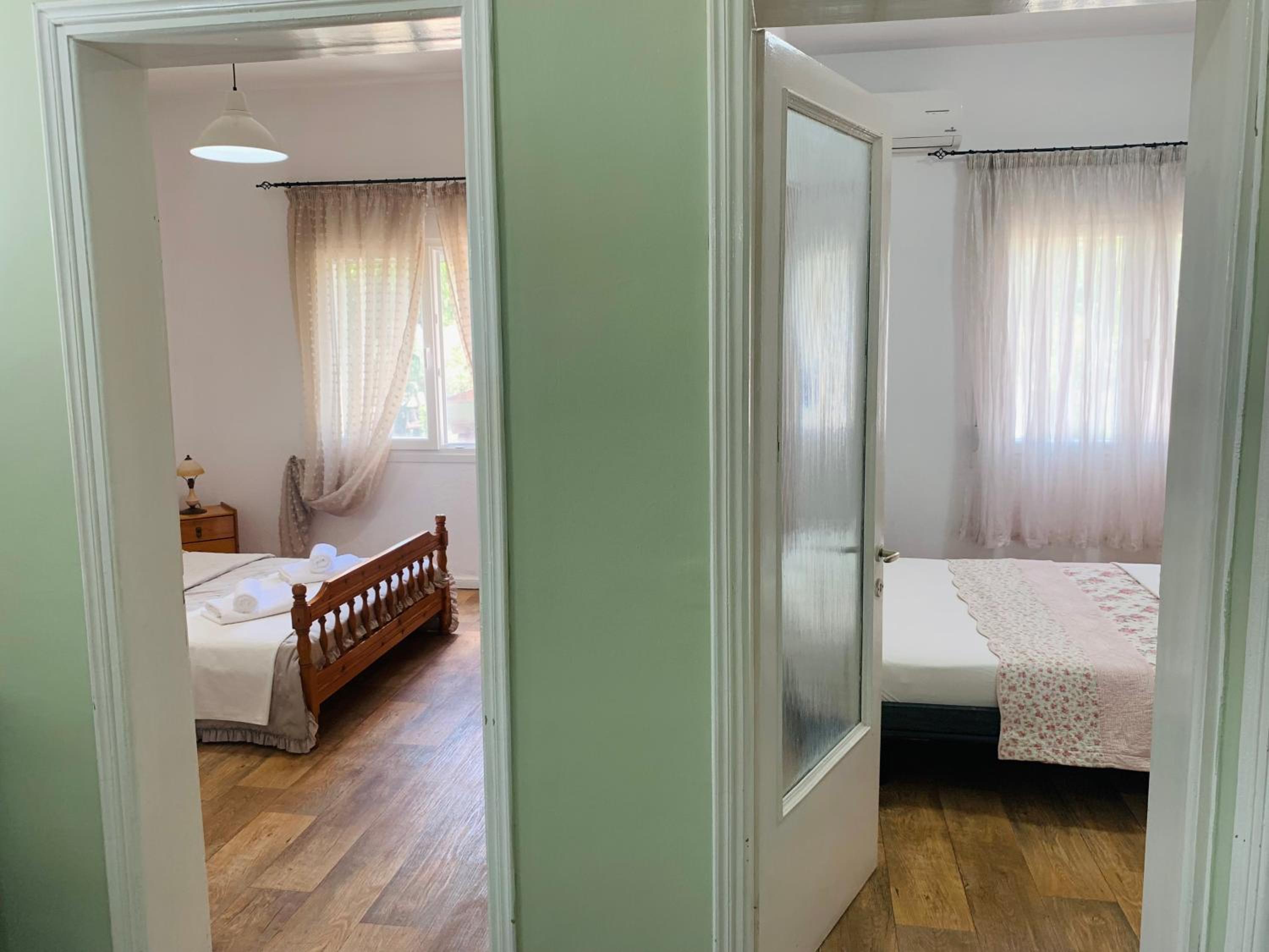 Three-Bedroom Apartment with Balcony photo 2
