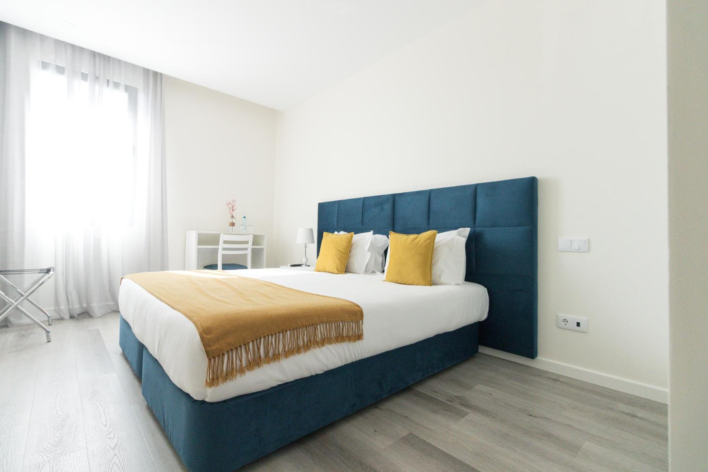 Deluxe Room - Photo 2