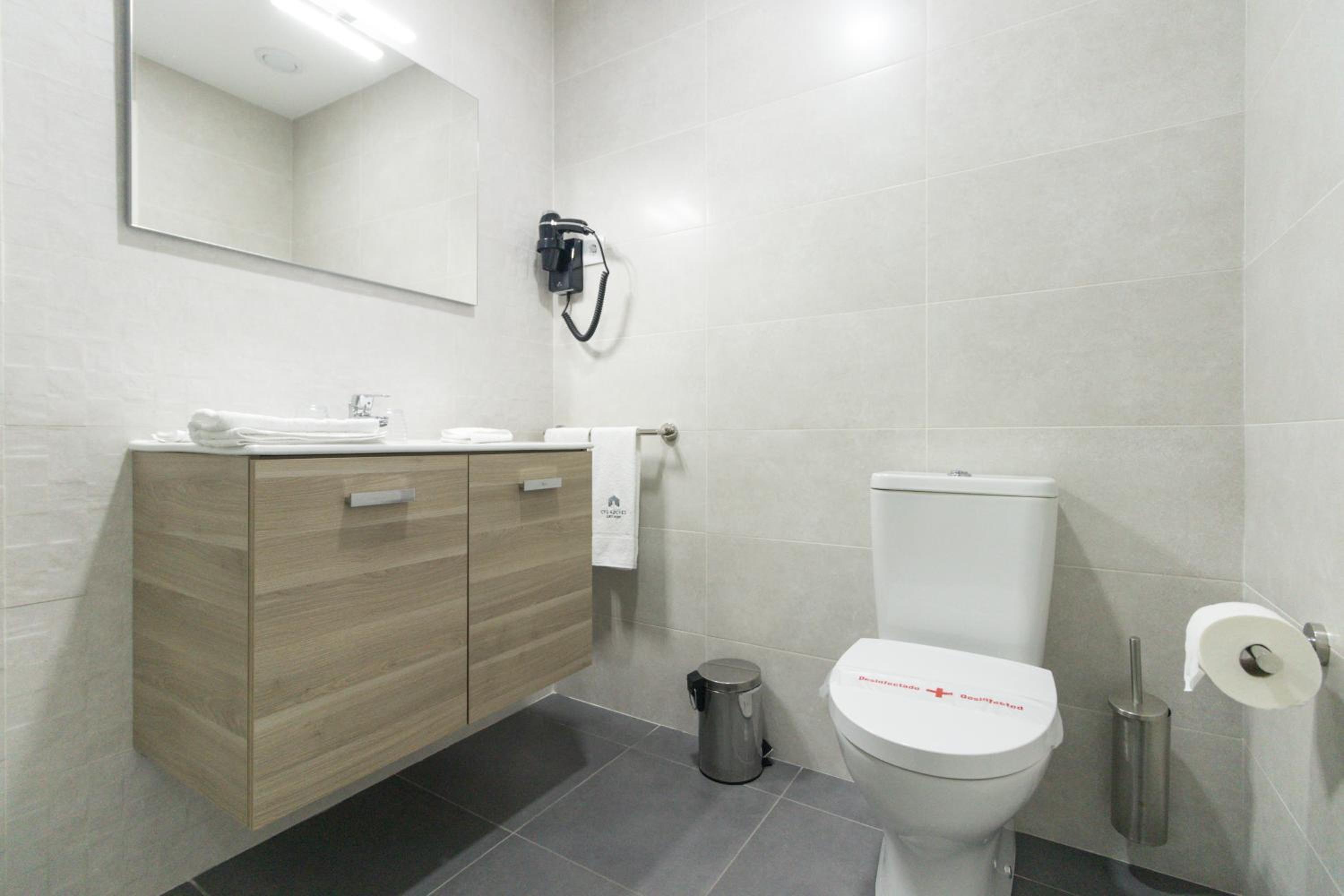 Deluxe Room - Photo 7