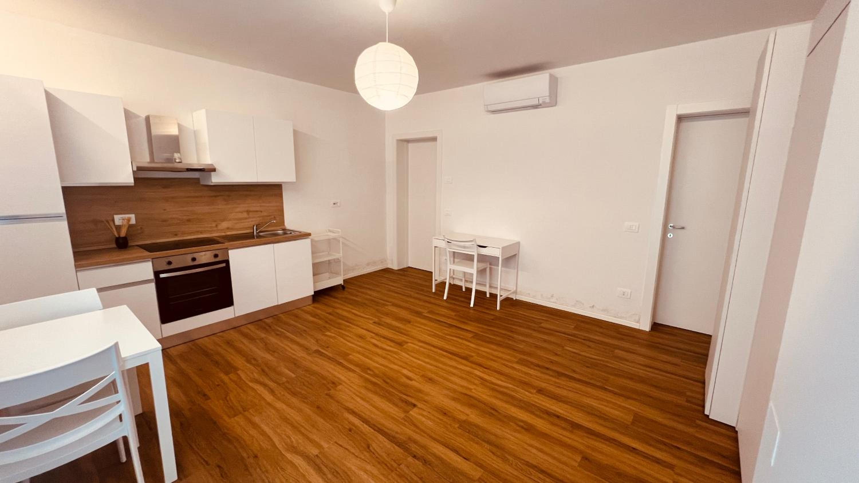 One-Bedroom Apartment photo 2