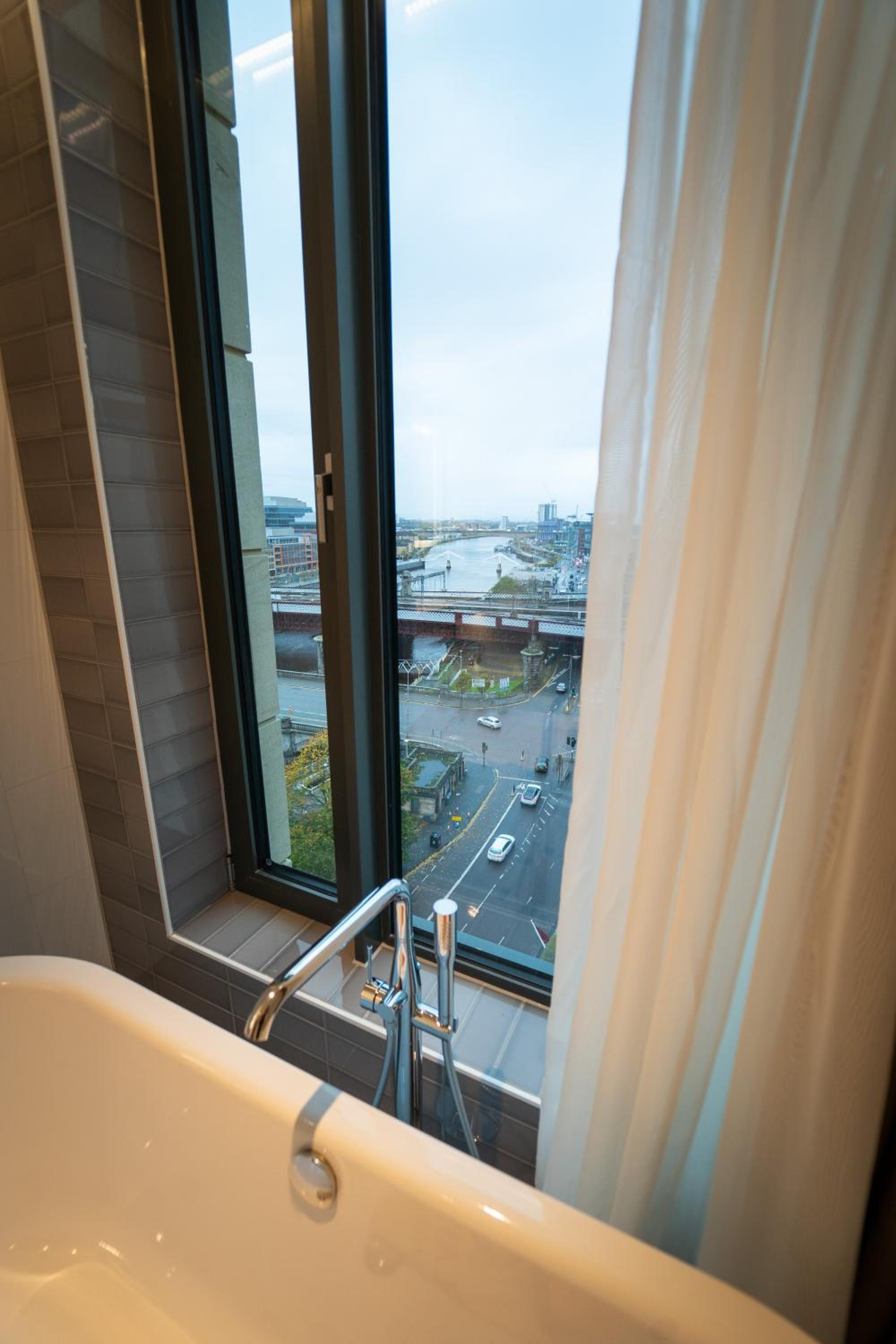 Suite - Photo 8