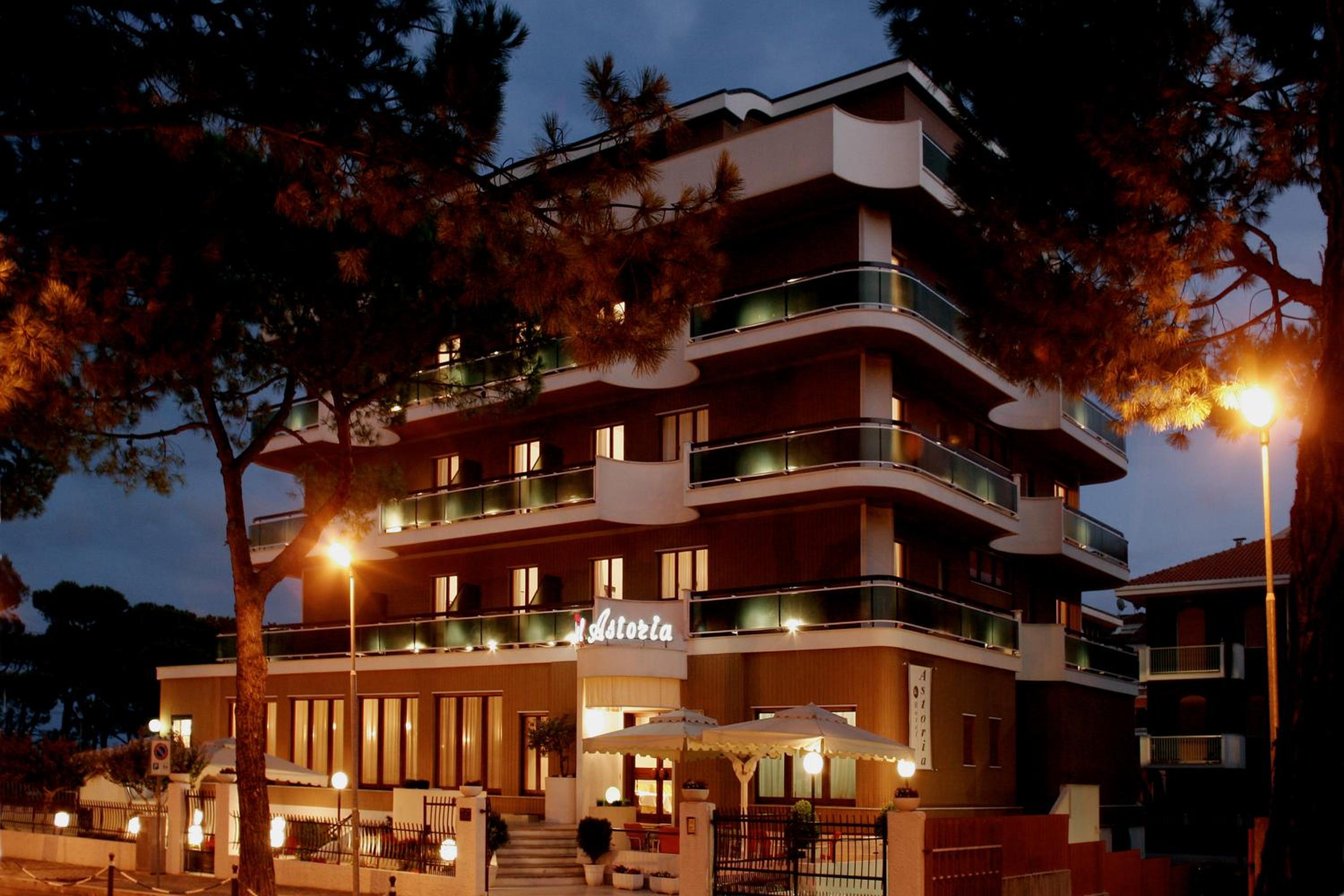  Double or Twin Room with Balcony and Sea View - Photo 3