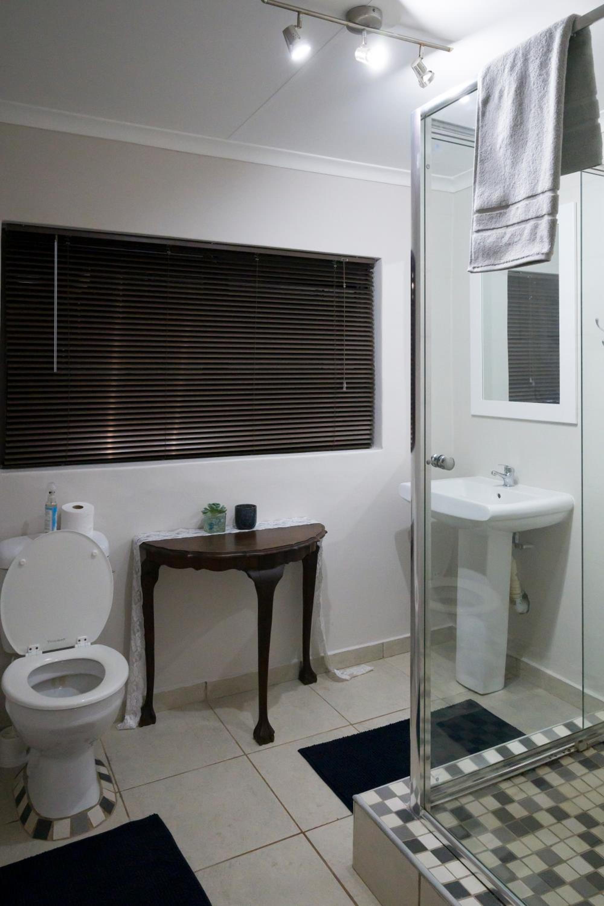 Deluxe Double or Twin Room photo 3