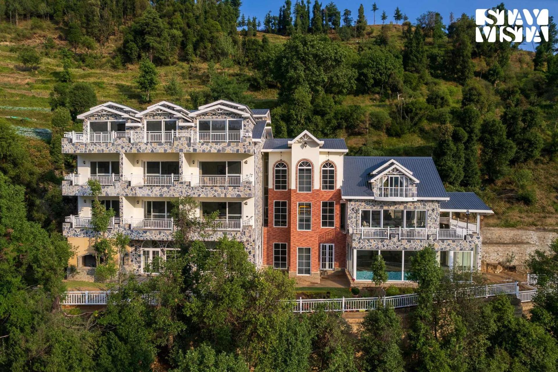 Villa photo 2