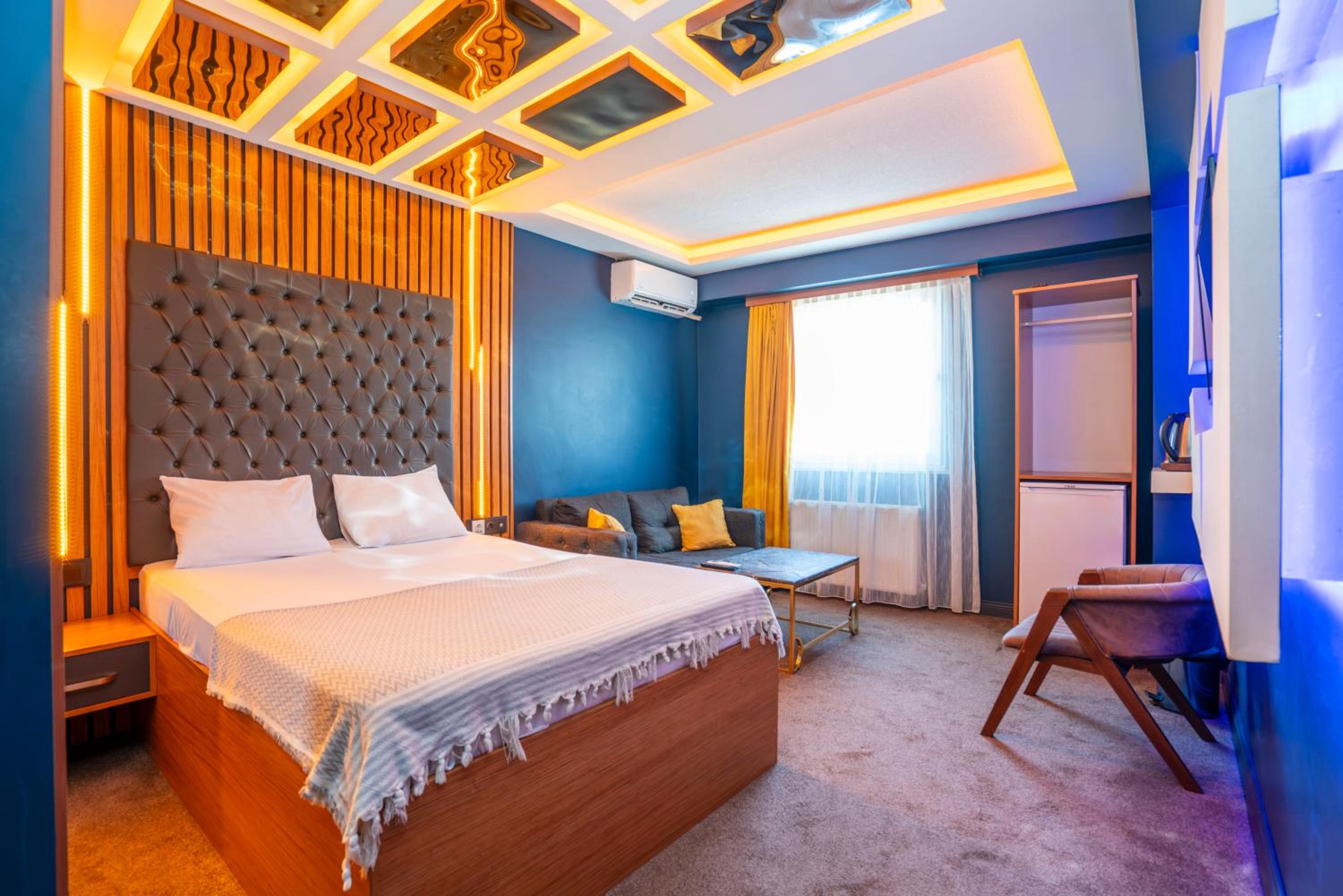 Large Double Room photo 1