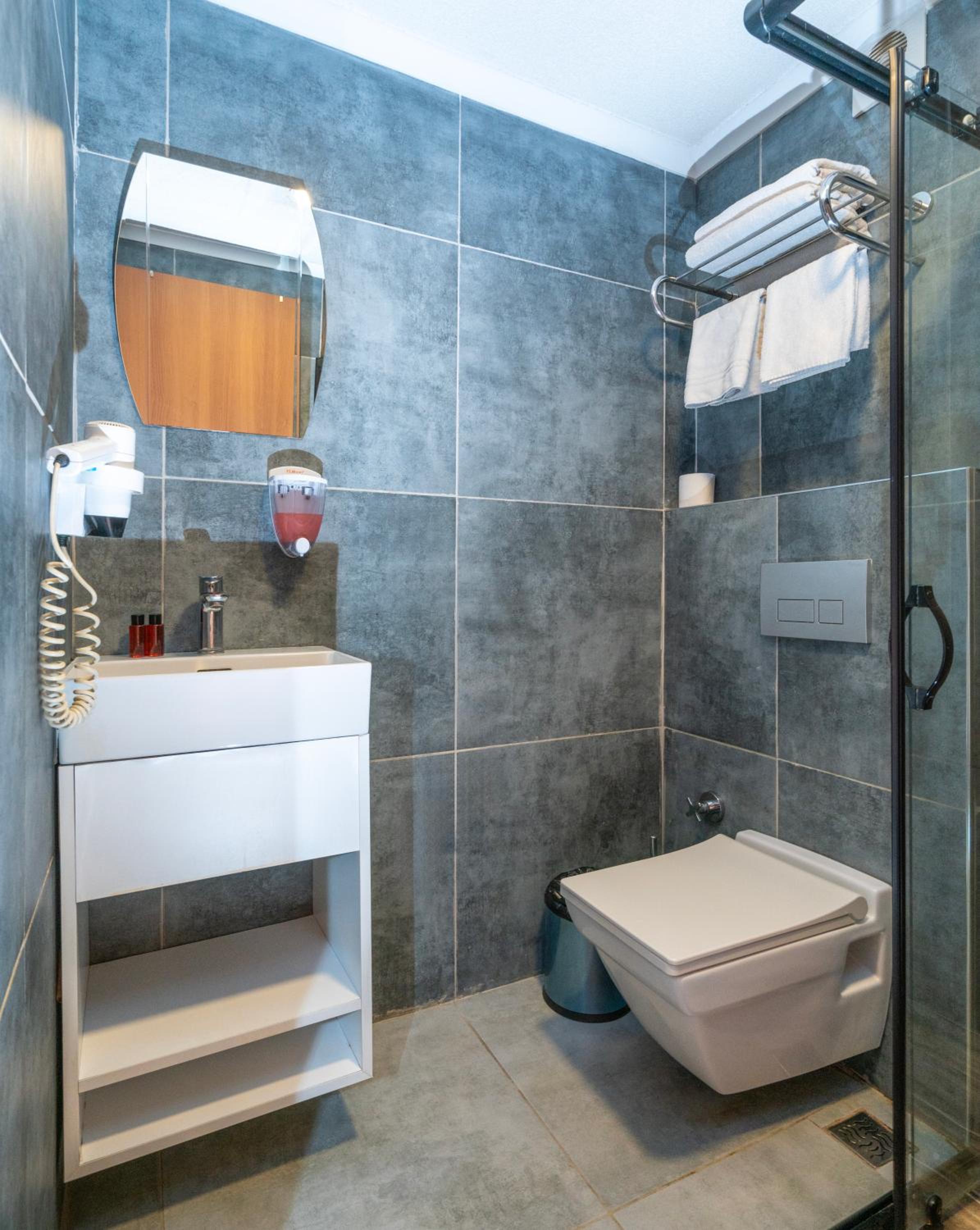 Deluxe Triple Room photo 2