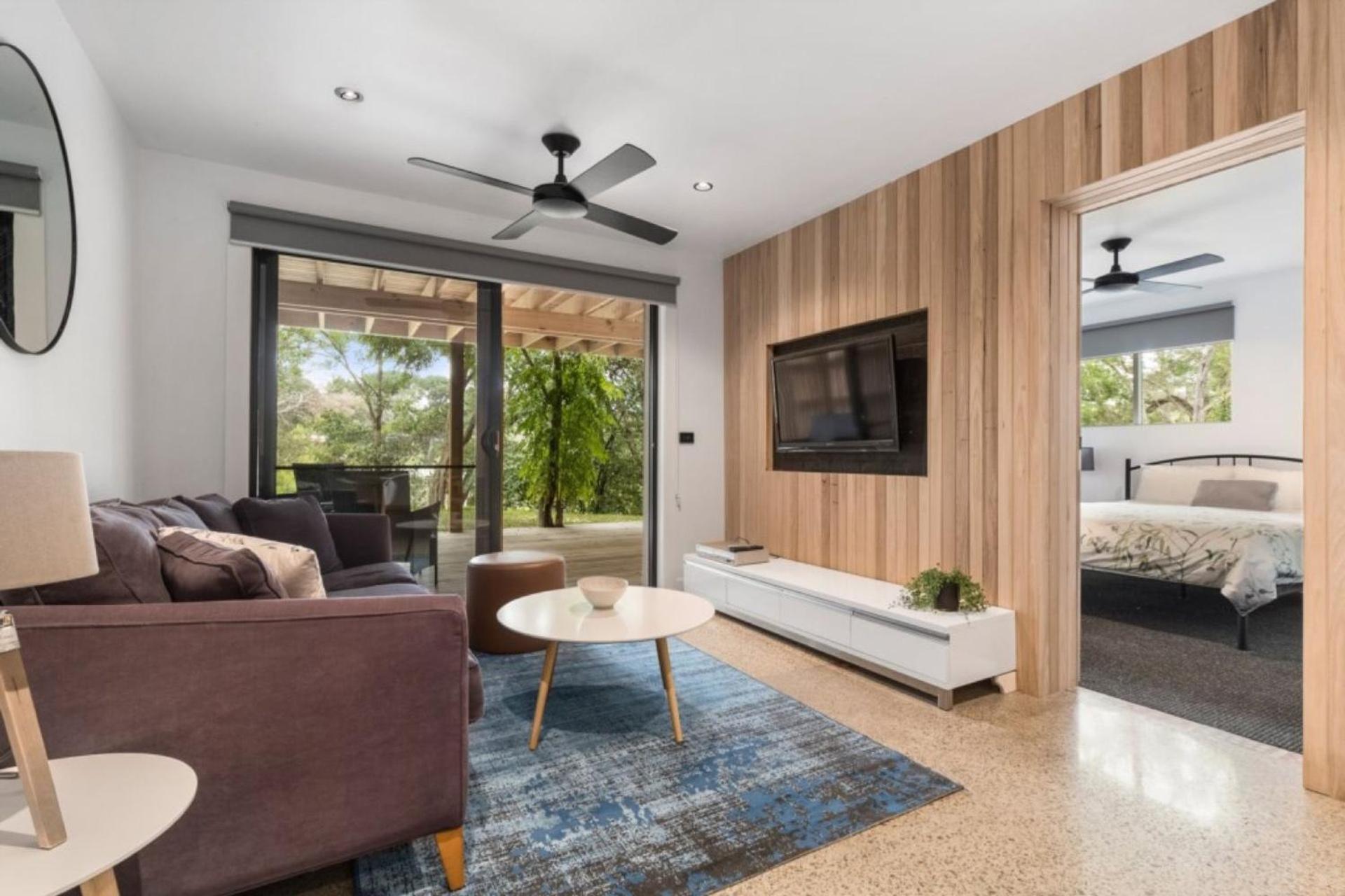 Studio Apartment photo 1