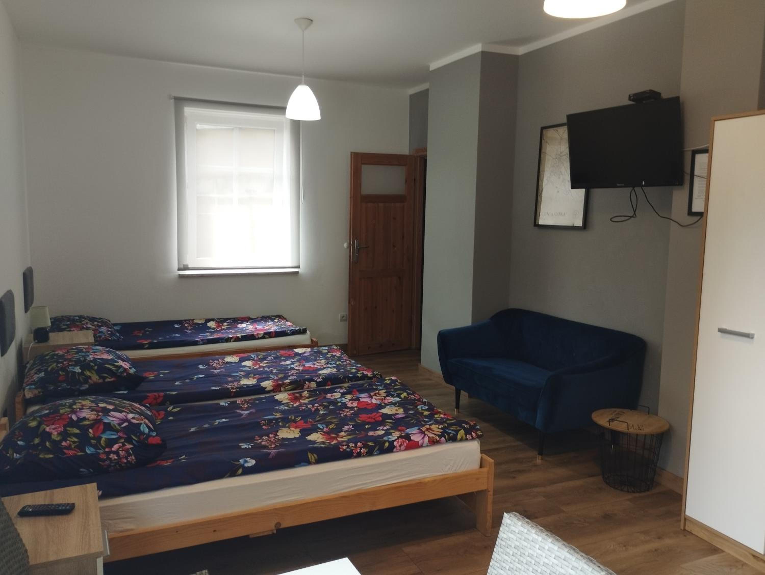 Comfort Triple Room with Shower - Photo 2