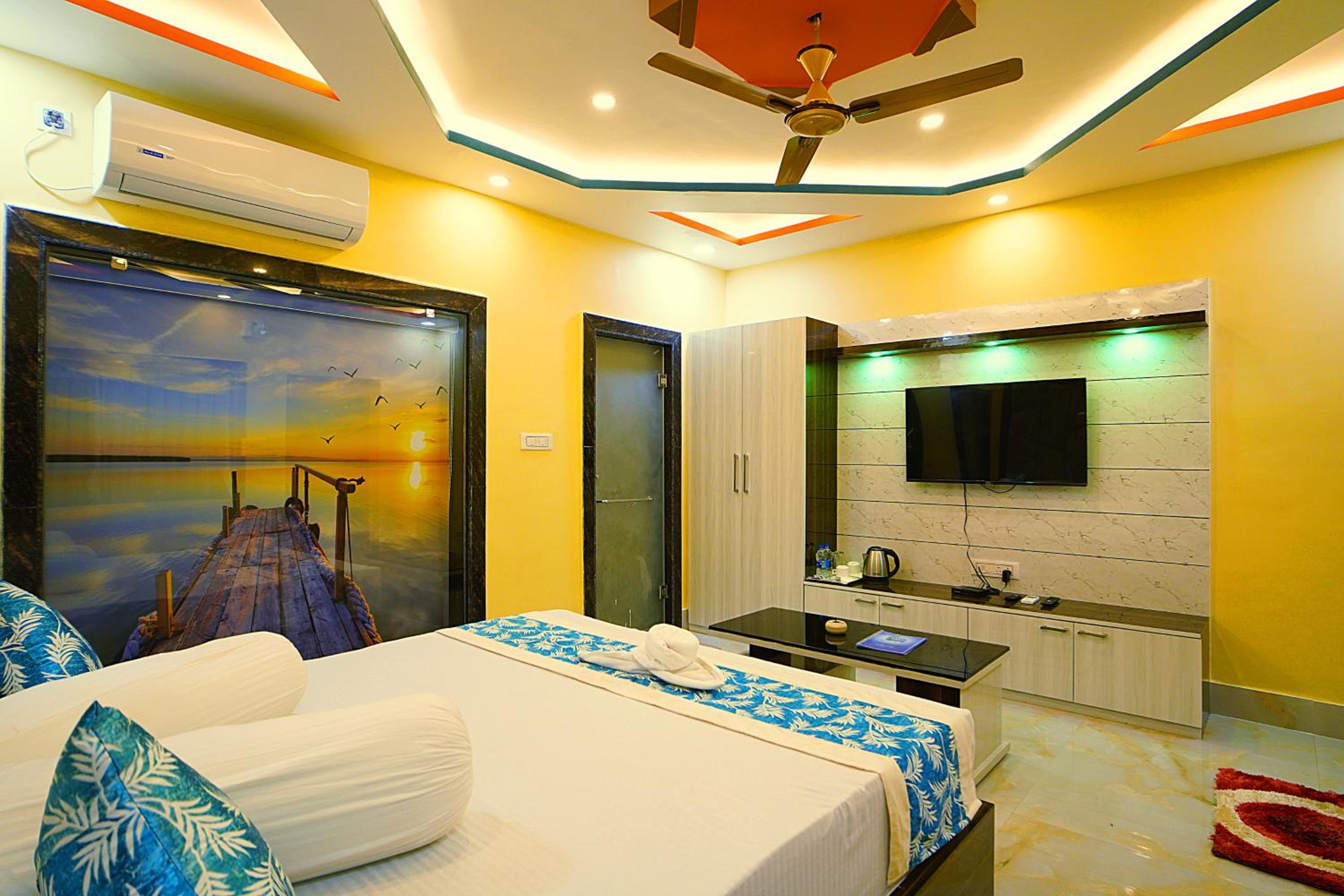 Deluxe Double Room With Sea View photo 2