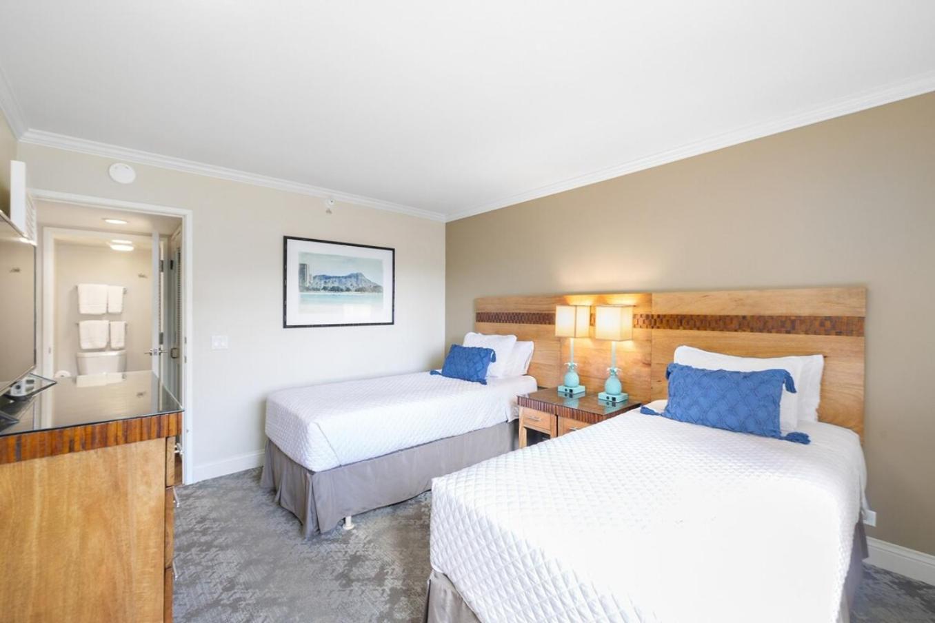 Aston Waikiki Beach Tower: Apartment With Sea View photo