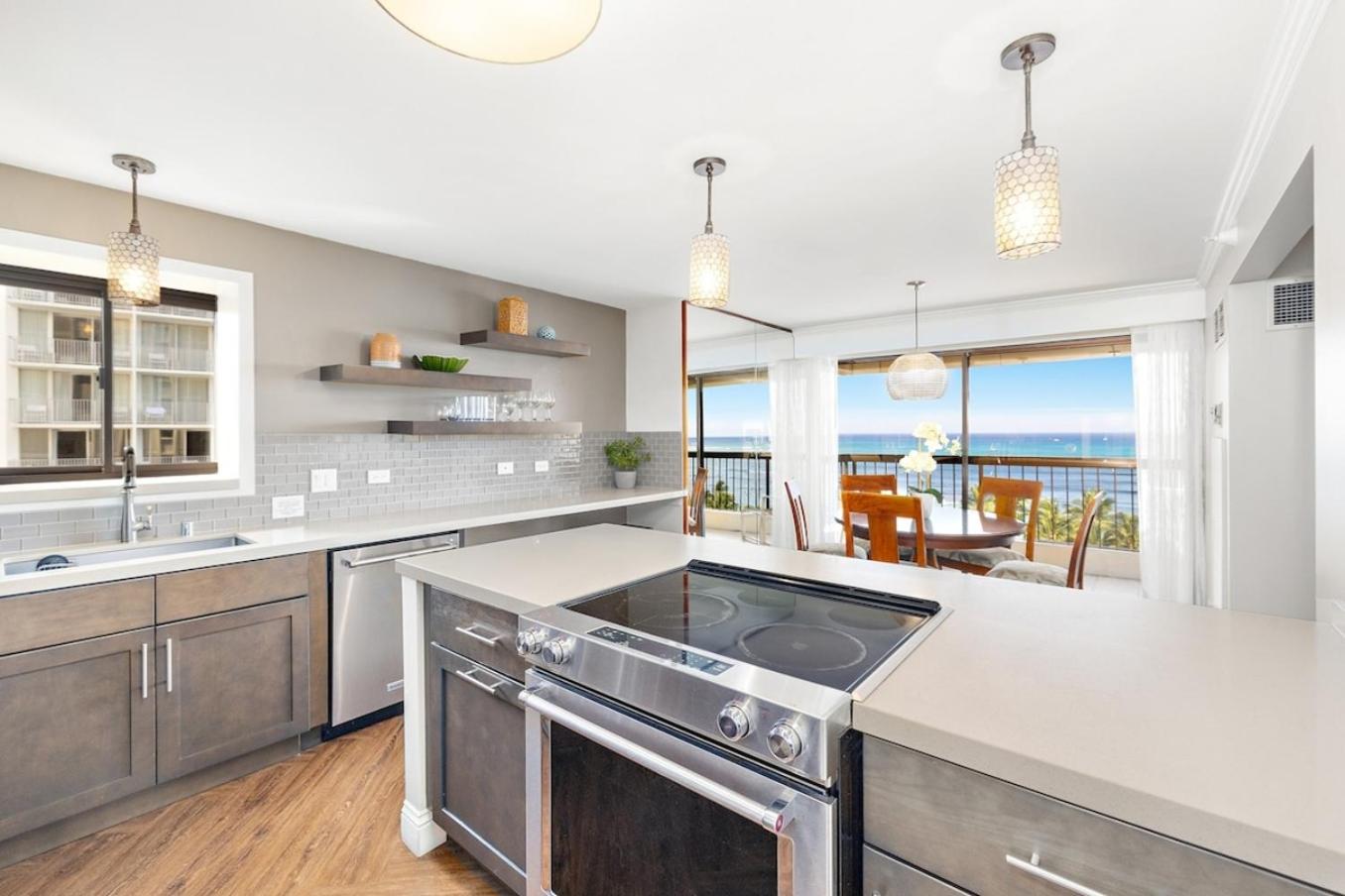 Apartment With Sea View thumbnail 6