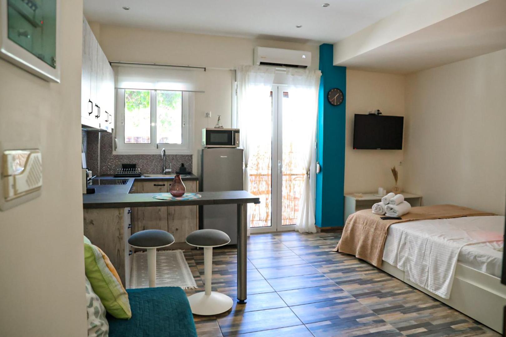 One-Bedroom Deluxe Apartment