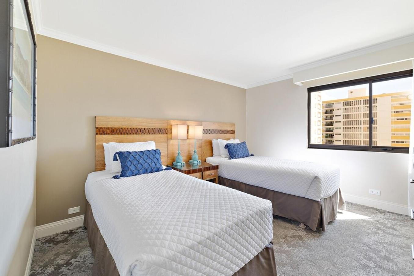 Aston Waikiki Beach Tower: Apartment With Sea View photo