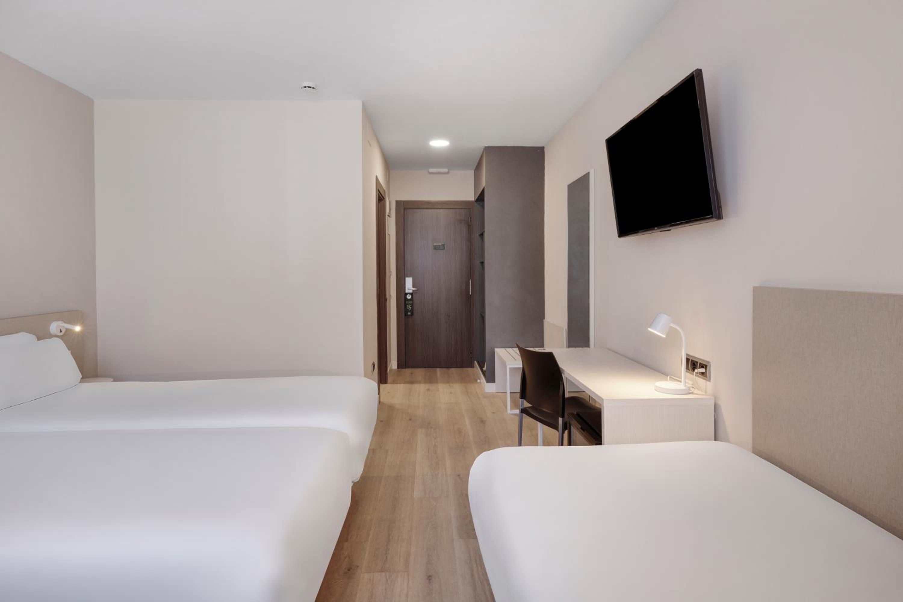Triple Room - Photo 2