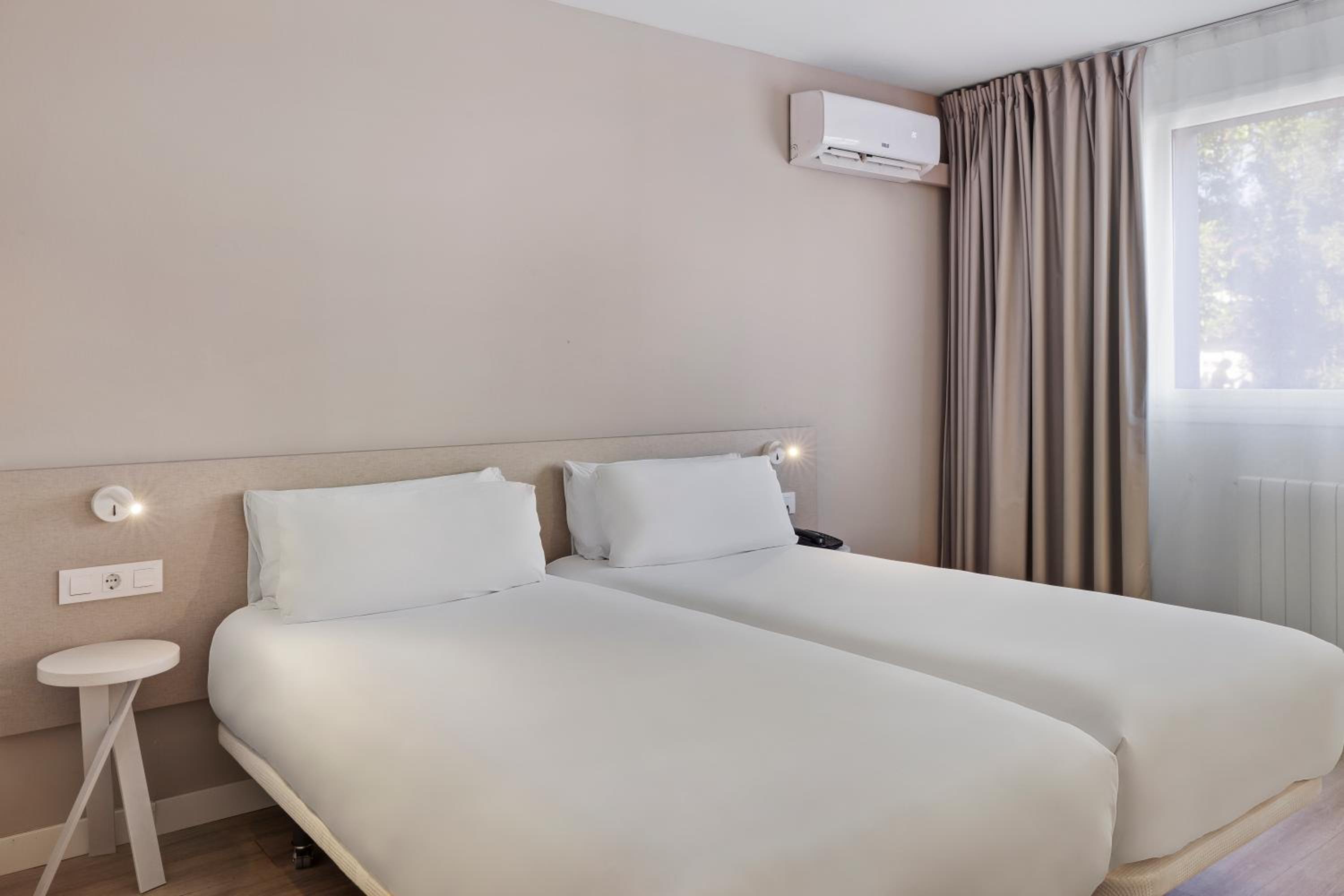 Superior Twin Room - Photo 2