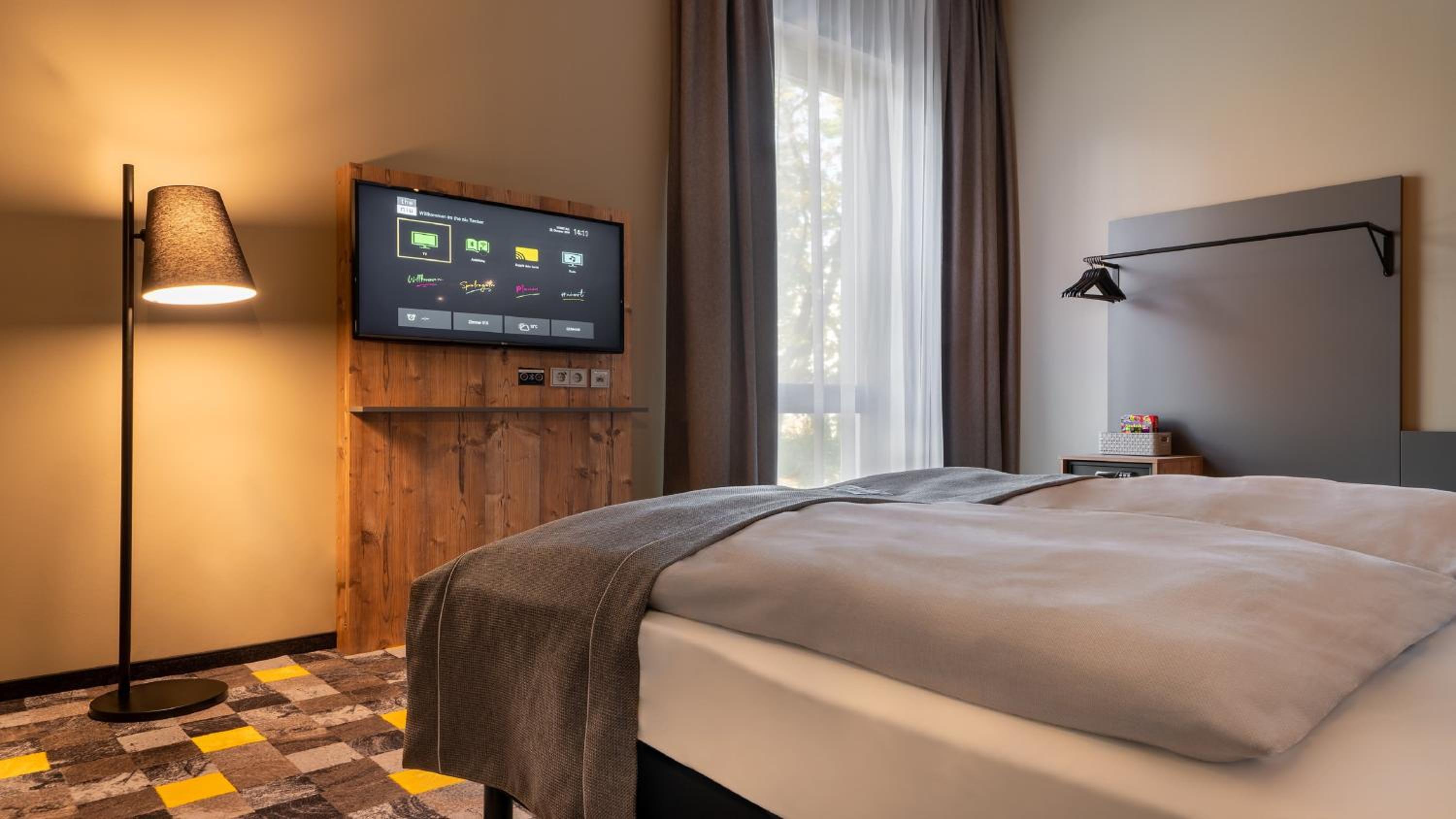 Premium Queen Room - Photo 2