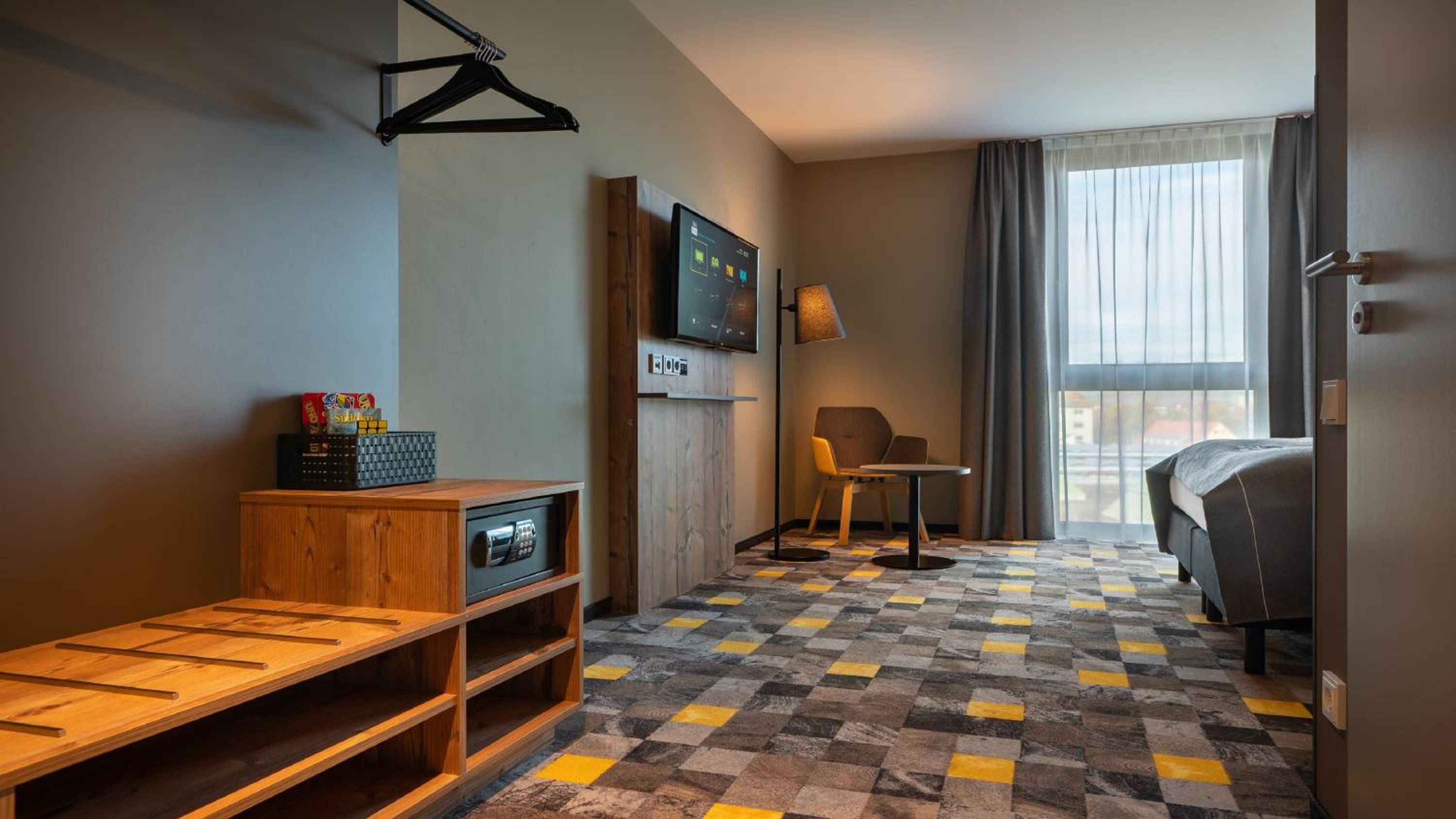 Premium Queen Room - Photo 3