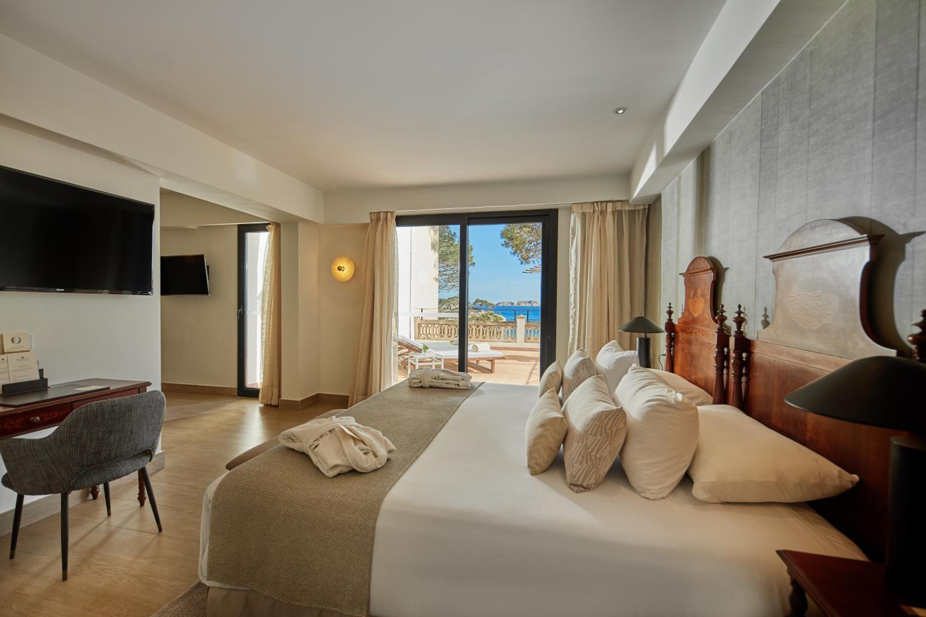 Preferred Club Master Suite Frontal Sea View