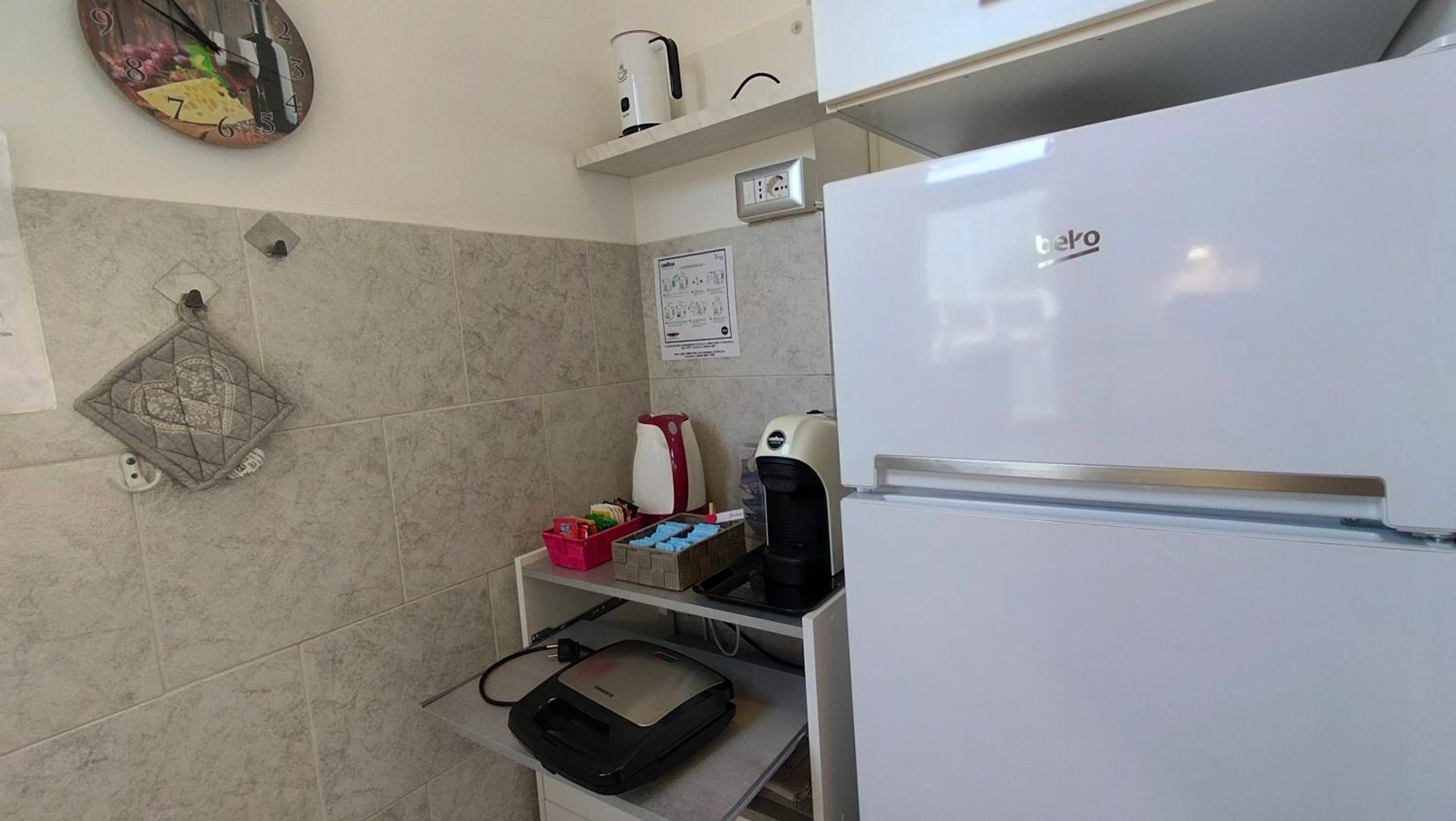 One-Bedroom Apartment - Photo 12