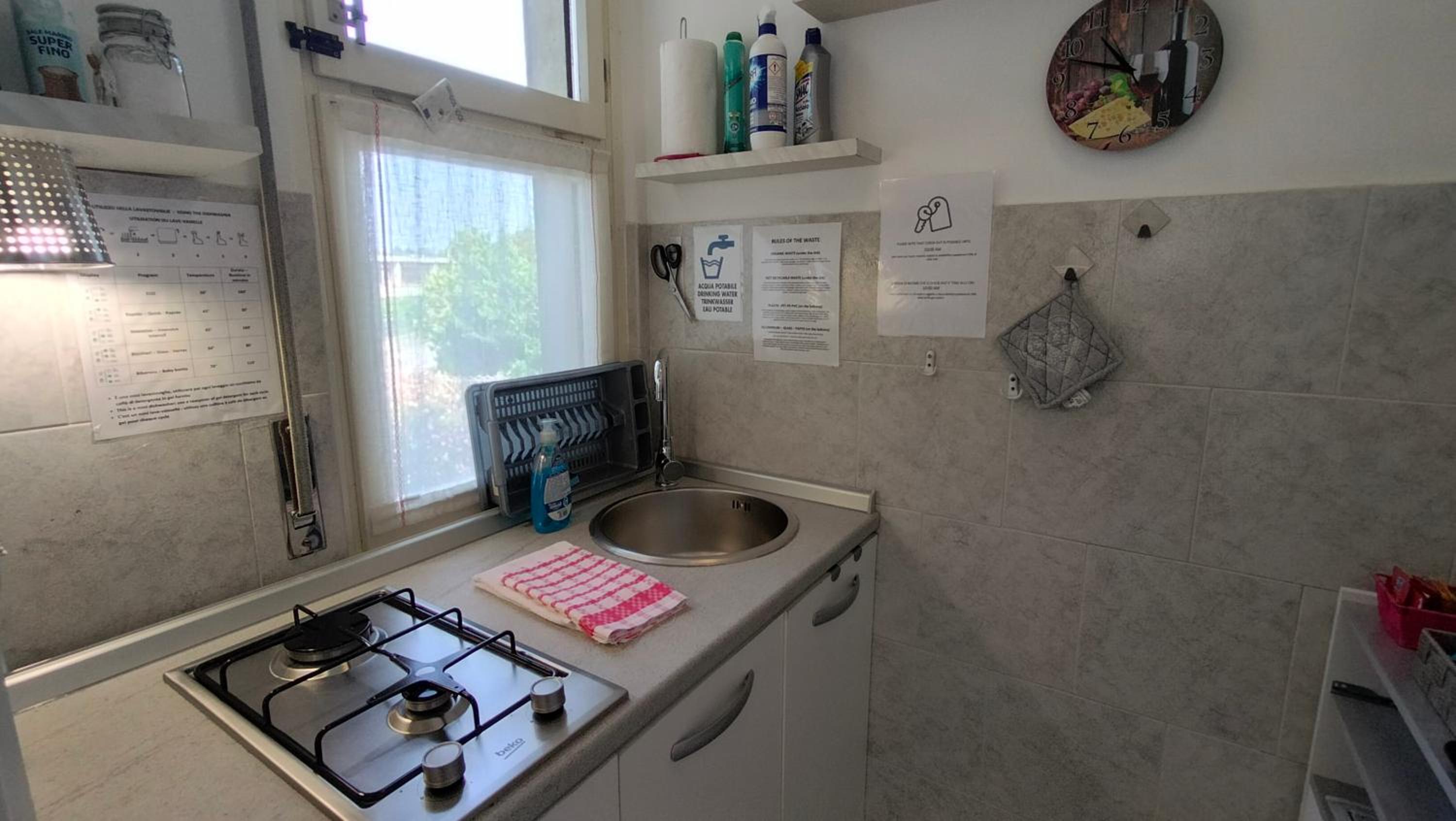 One-Bedroom Apartment - Photo 11