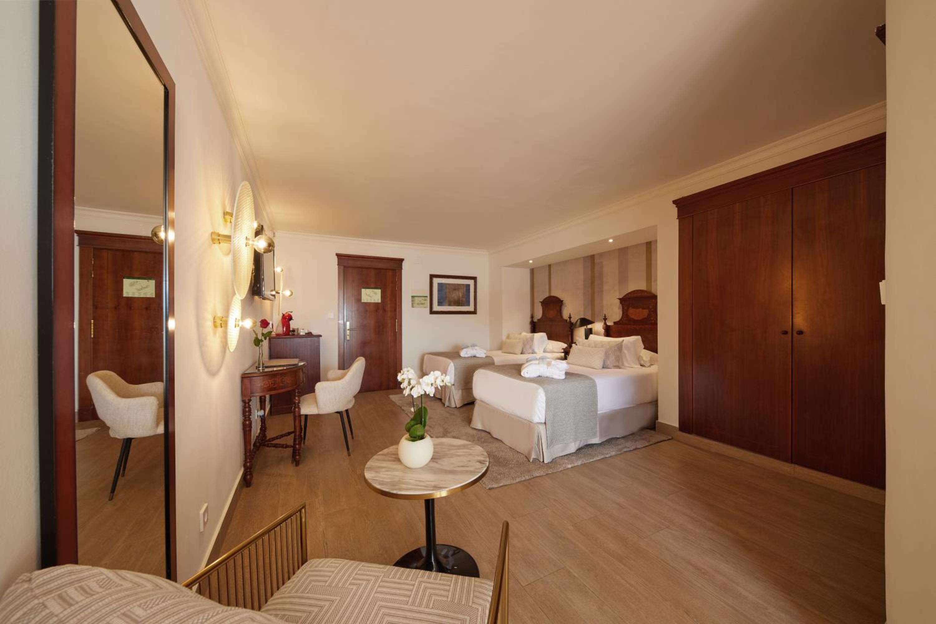 Preferred Club Junior Suite Frontal Sea View with terrace & hot tub thumbnail 6