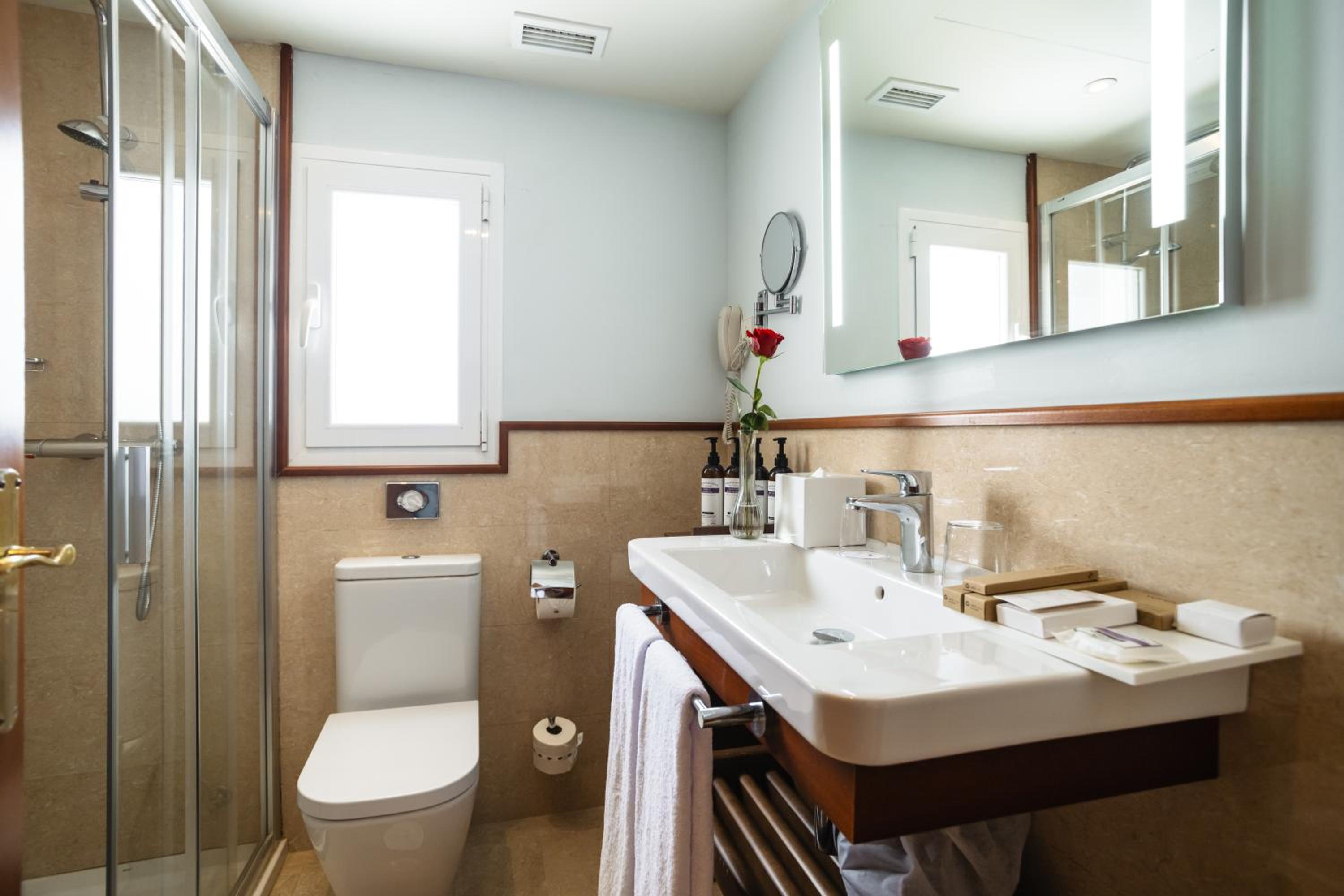 Preferred Club Junior Suite Frontal Sea View with terrace & hot tub