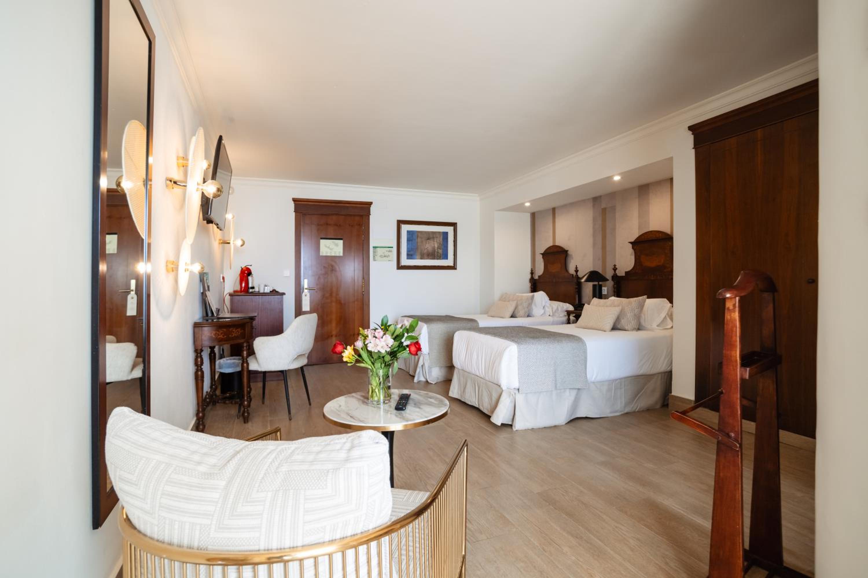 Preferred Club Junior Suite Frontal Sea View with terrace & hot tub