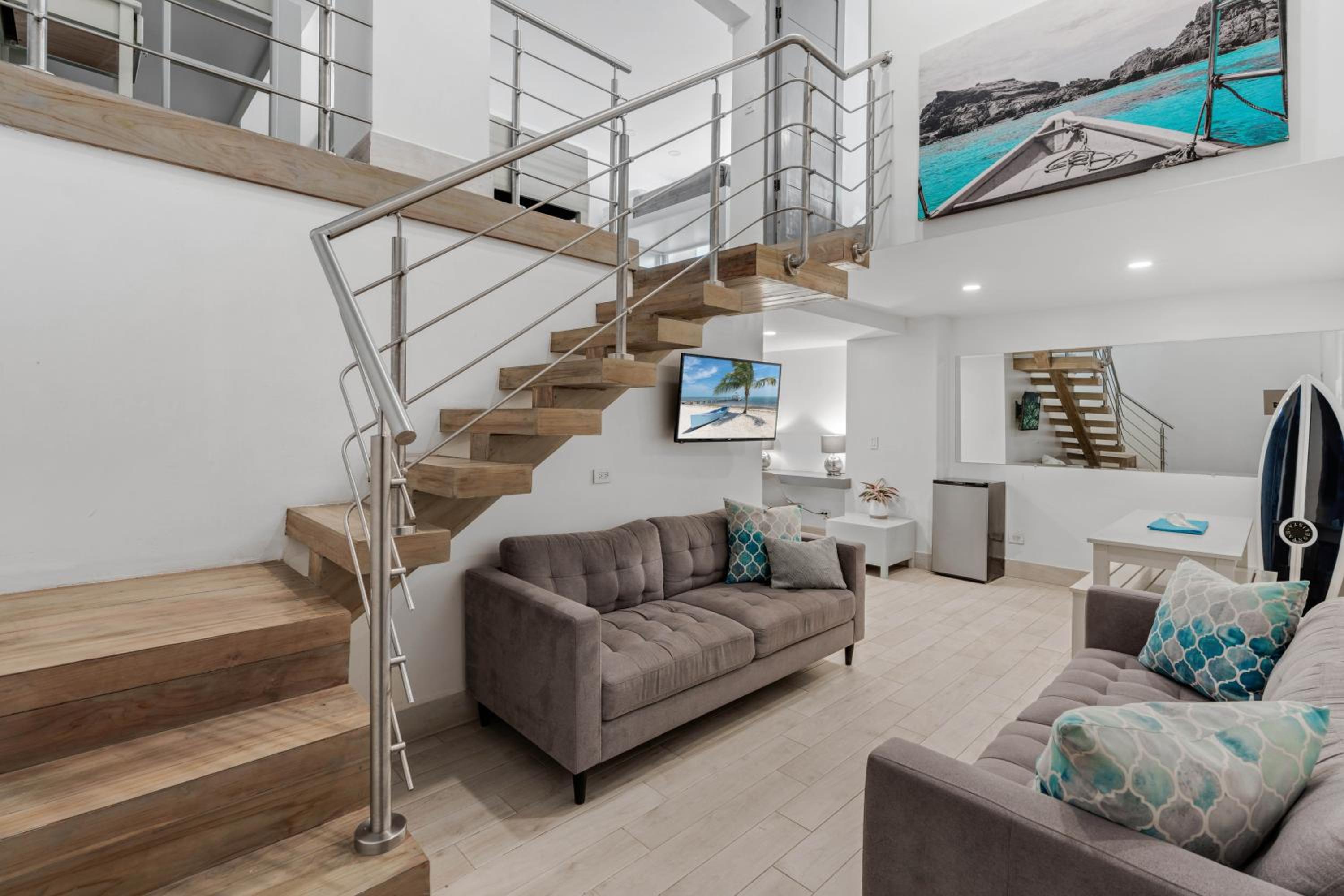 Deluxe Family Room photo 2