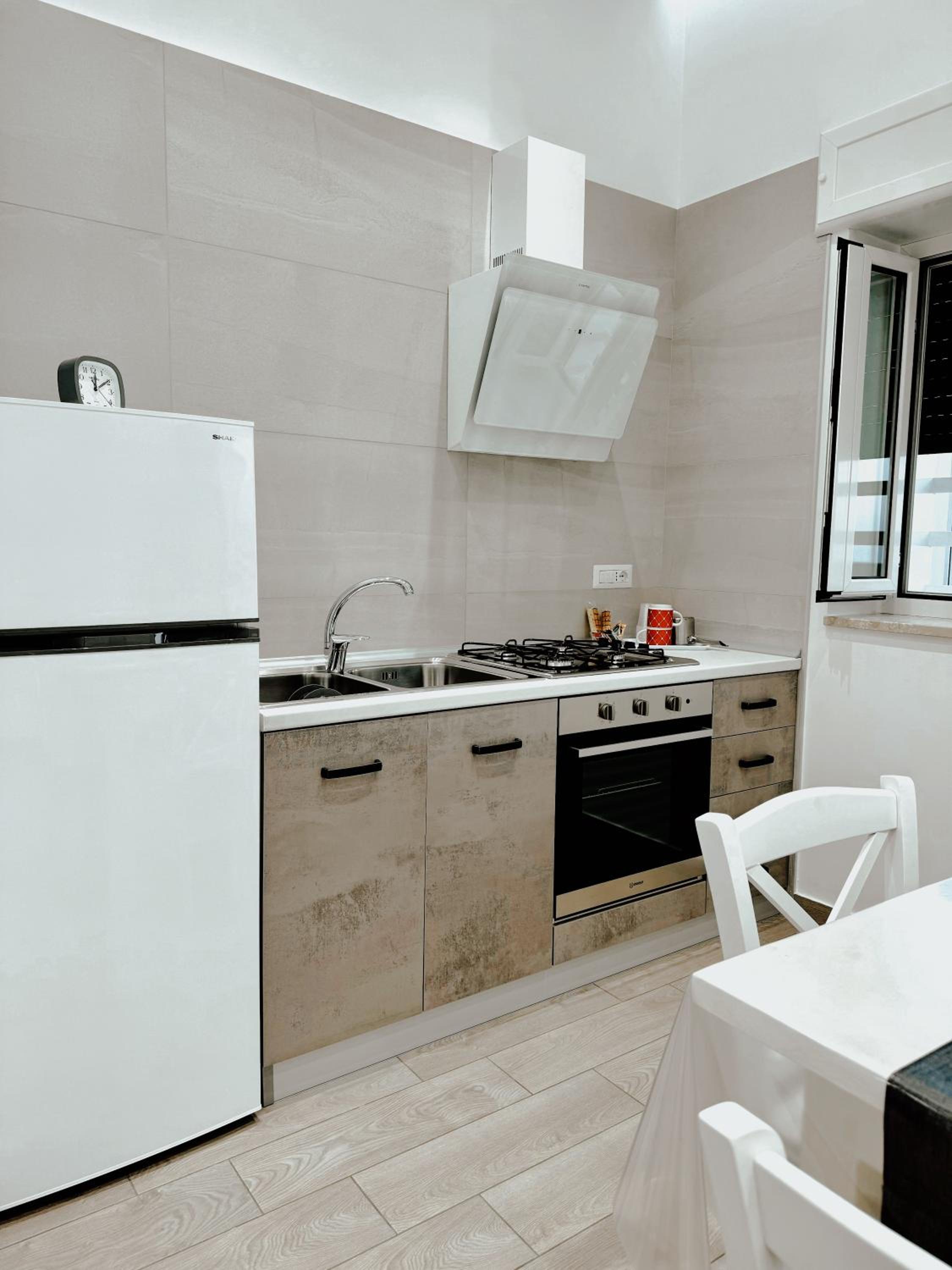 One-Bedroom Apartment photo 2