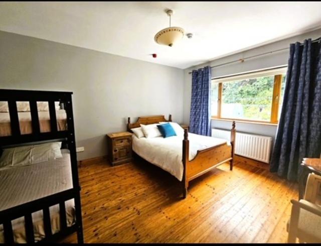 Double or Twin Room with Shared Bathroom photo 1