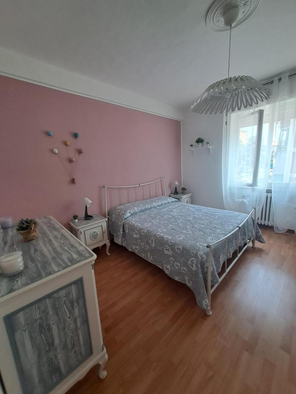 One-Bedroom Apartment with Balcony