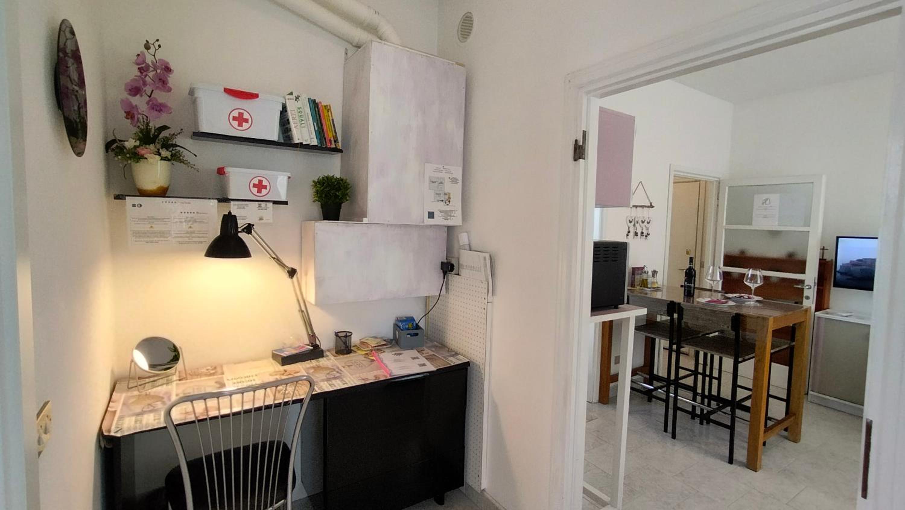 One-Bedroom Apartment - Photo 33