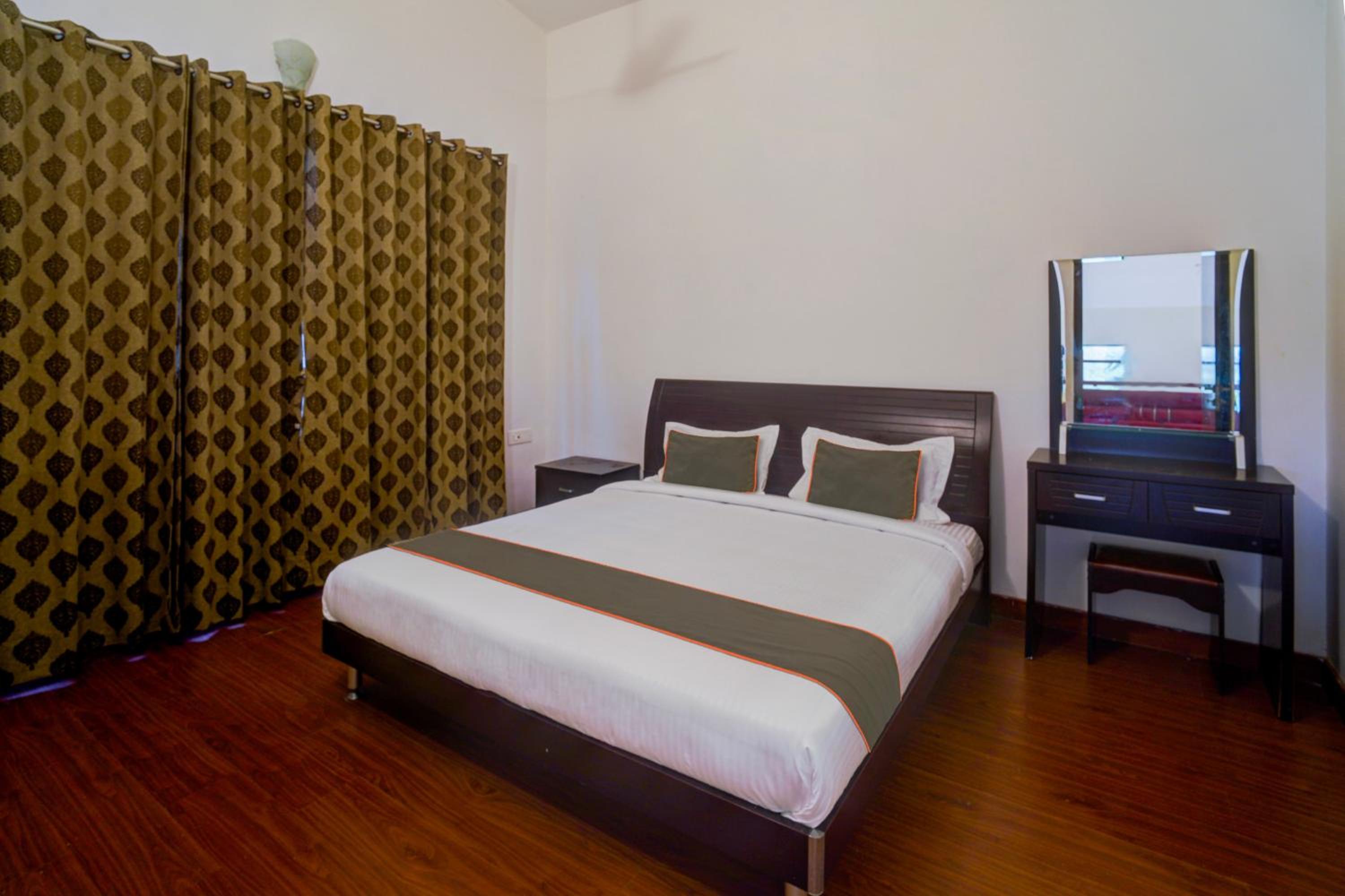 Standard Double Room - Photo 3